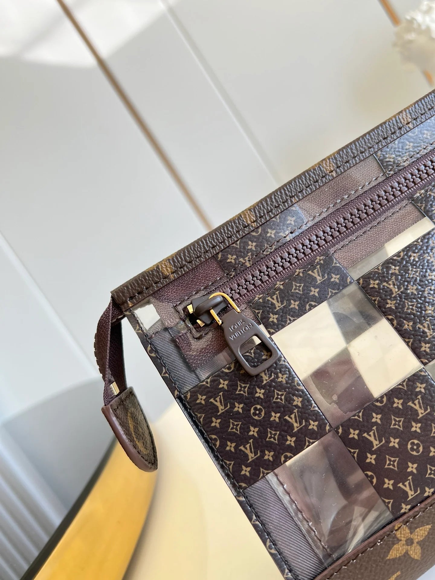 LV BAG M