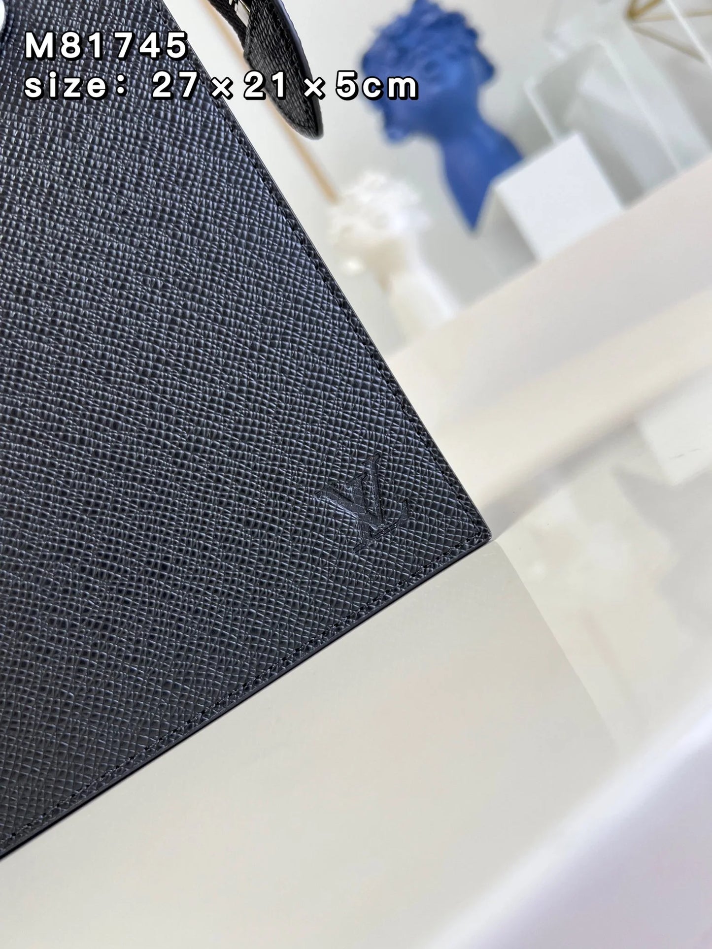 LV BAG M