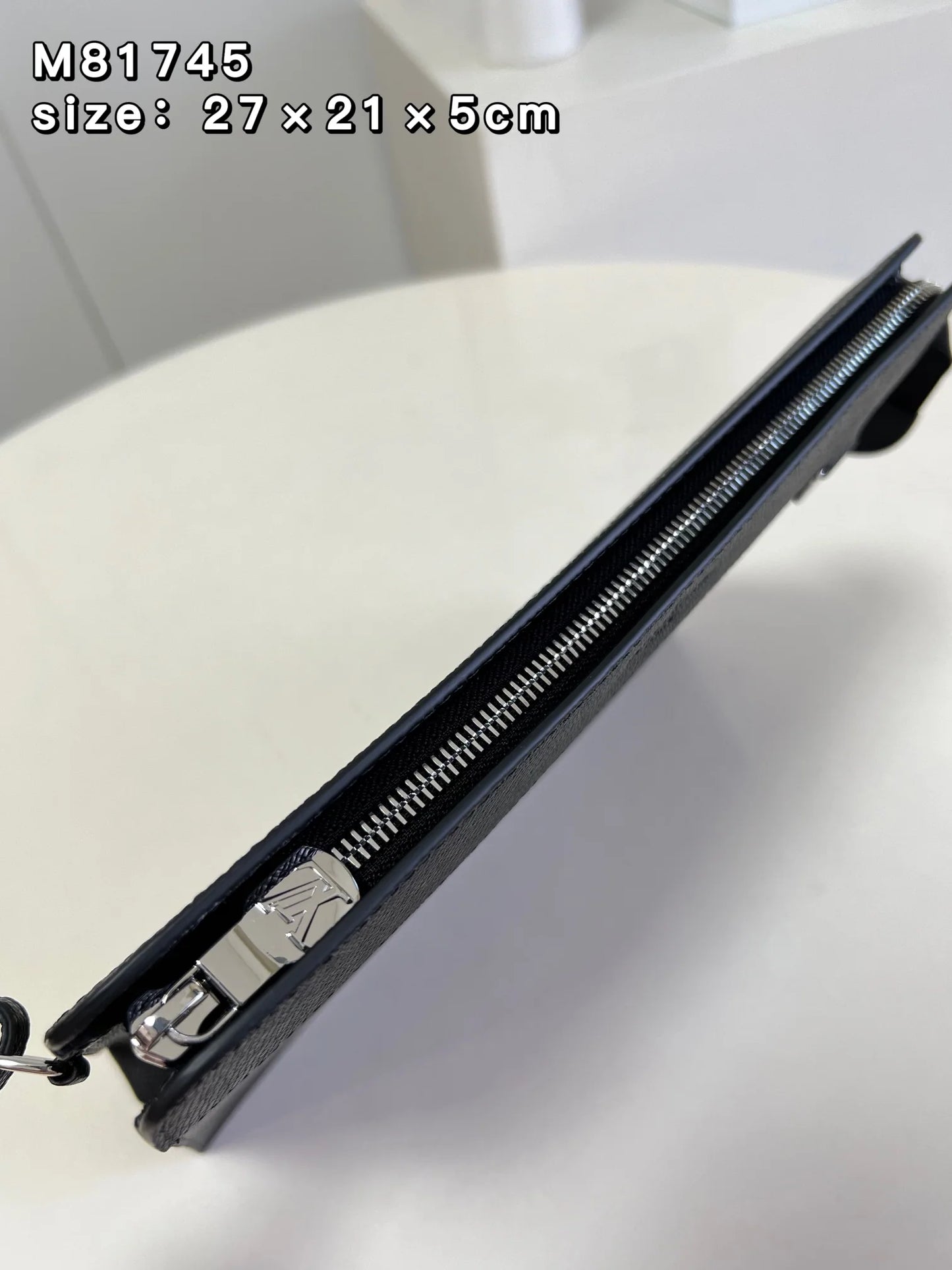 LV BAG M