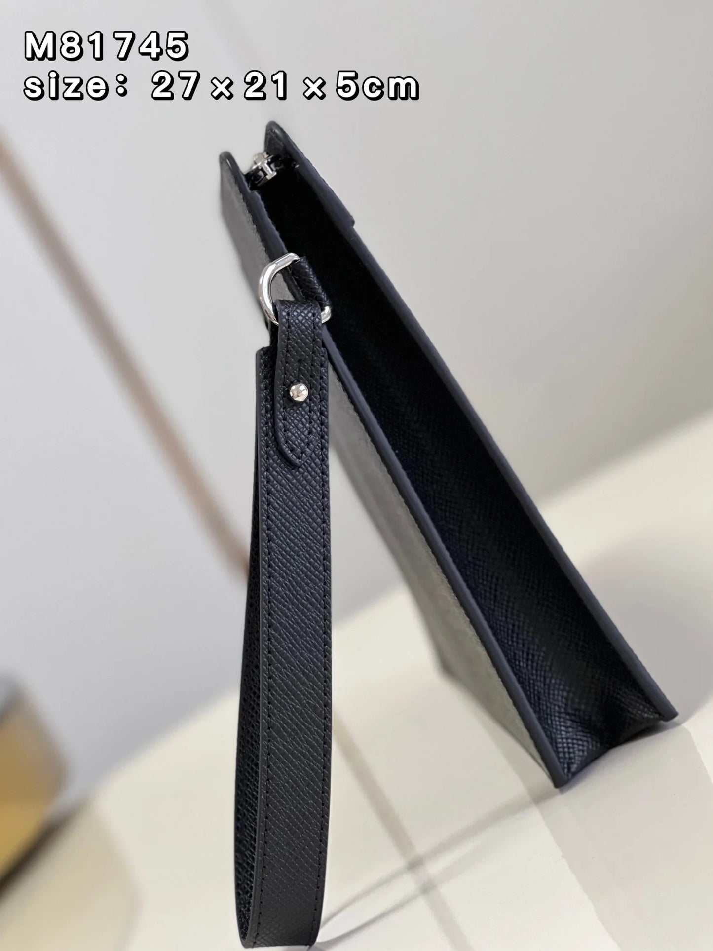 LV BAG M