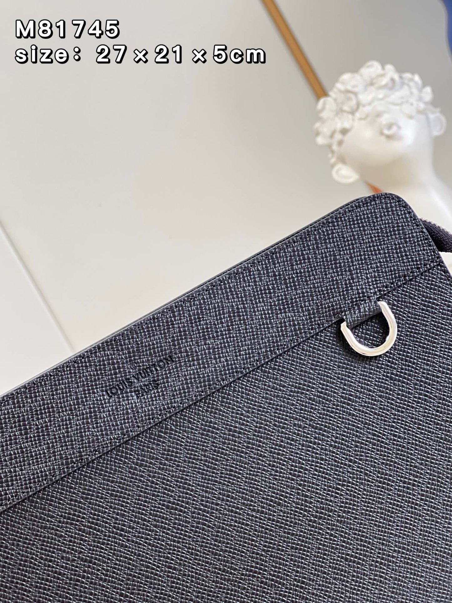LV BAG M