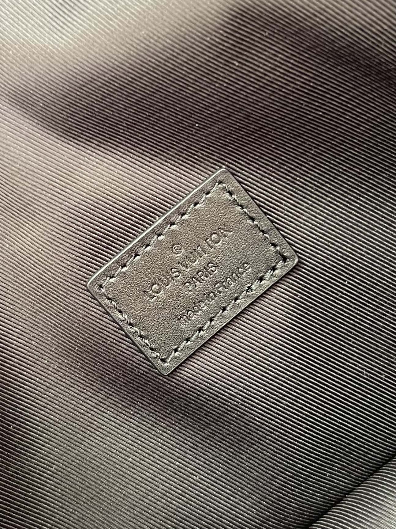 LV BAG M