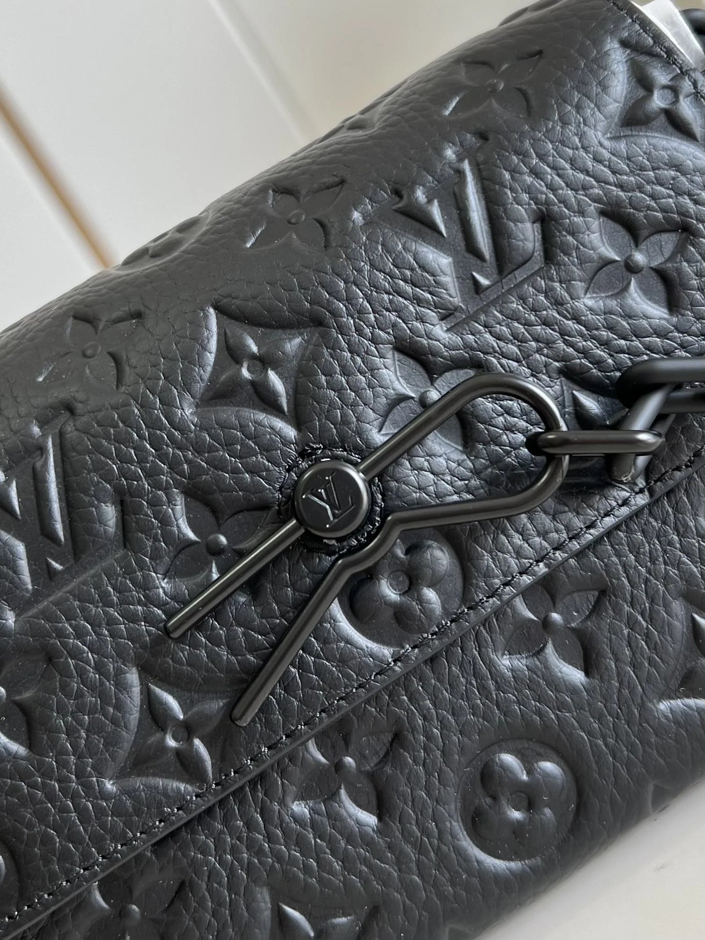 LV BAG M