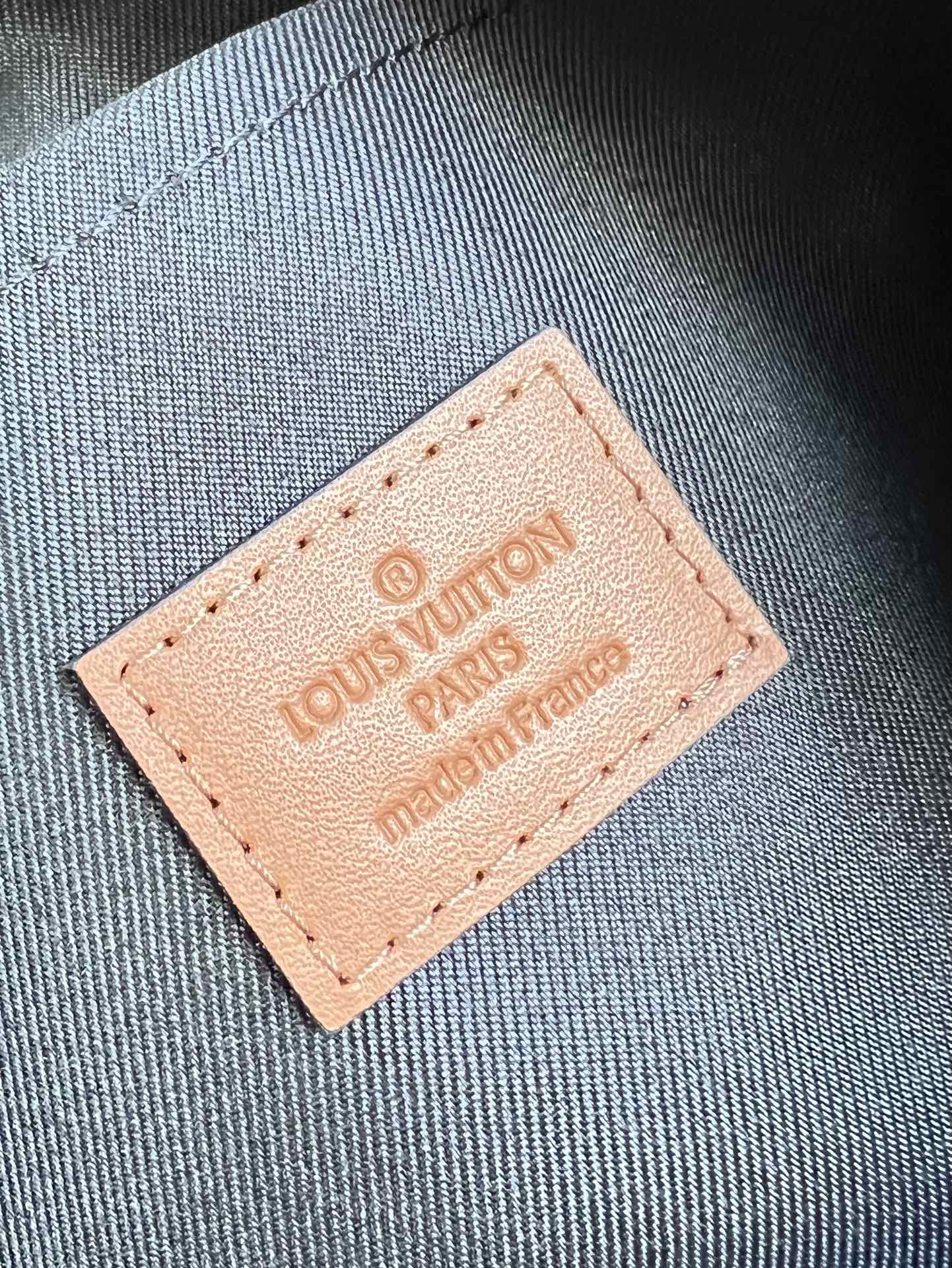 LV BAG M