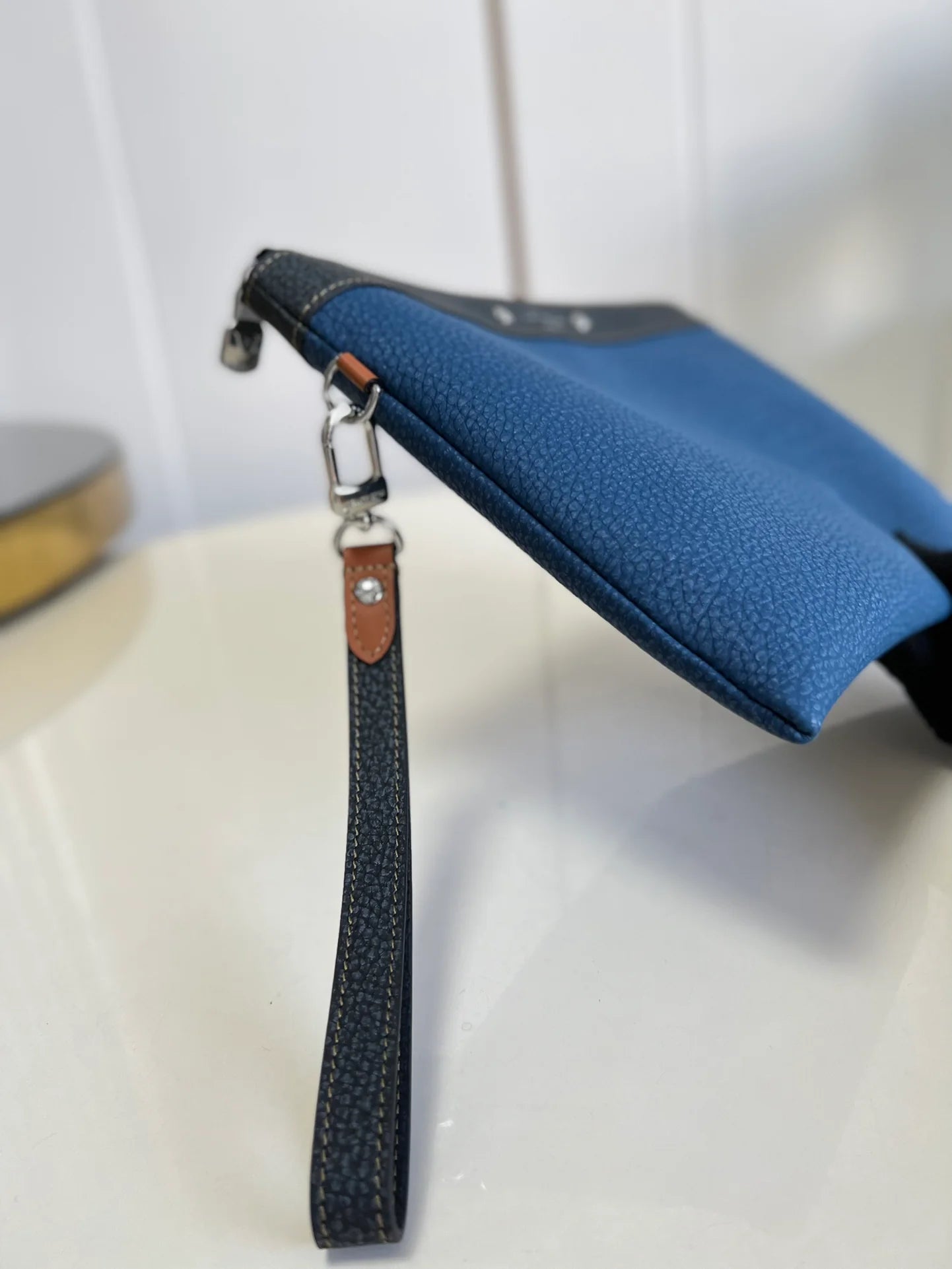 LV BAG M