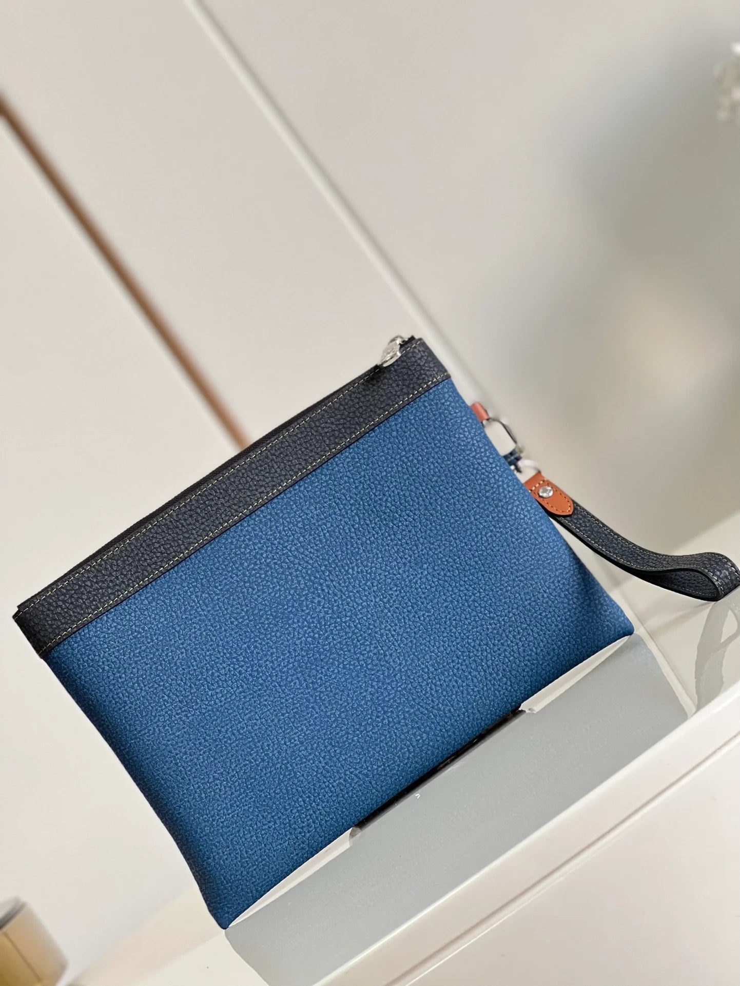 LV BAG M
