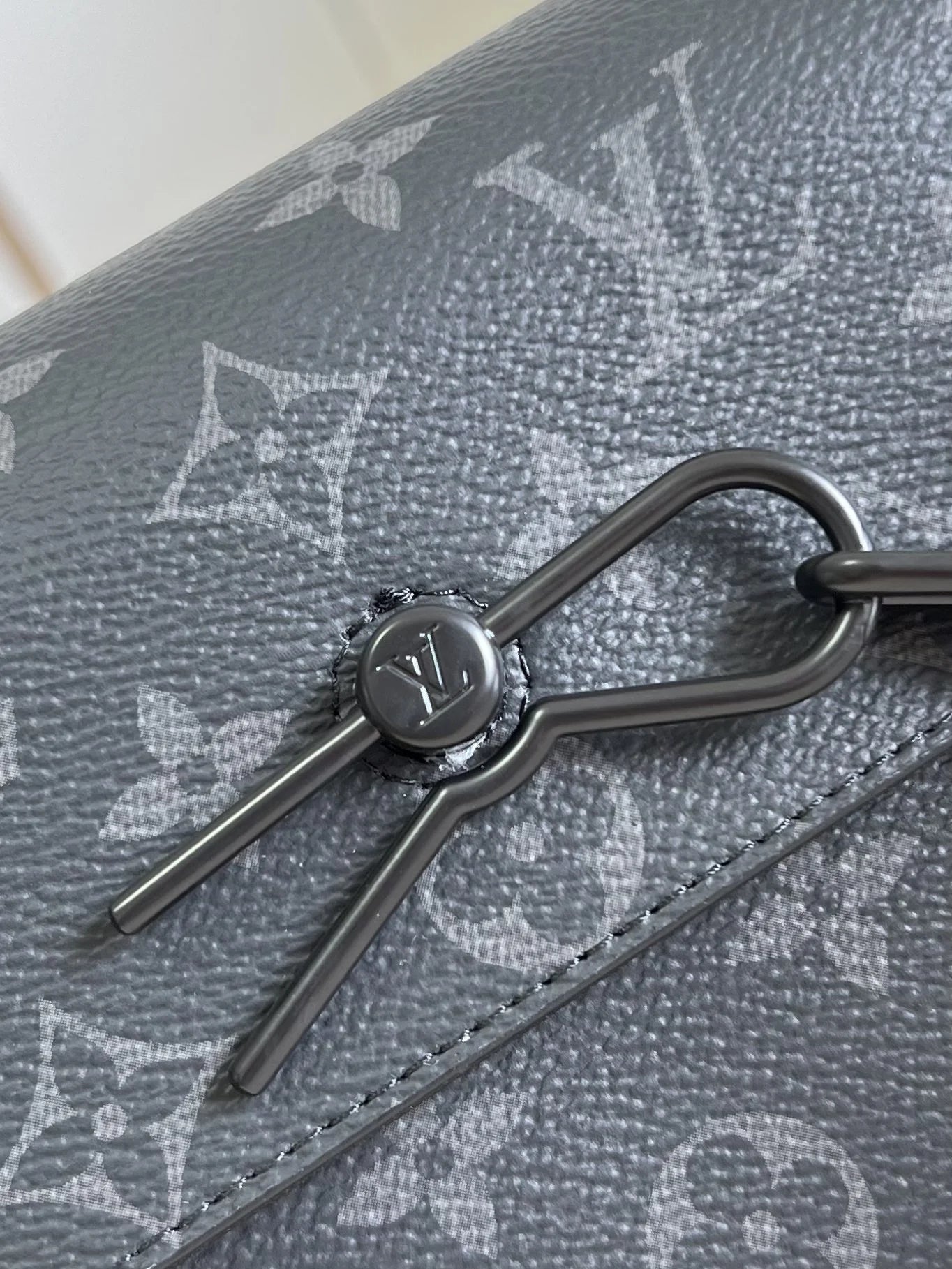 LV BAG M