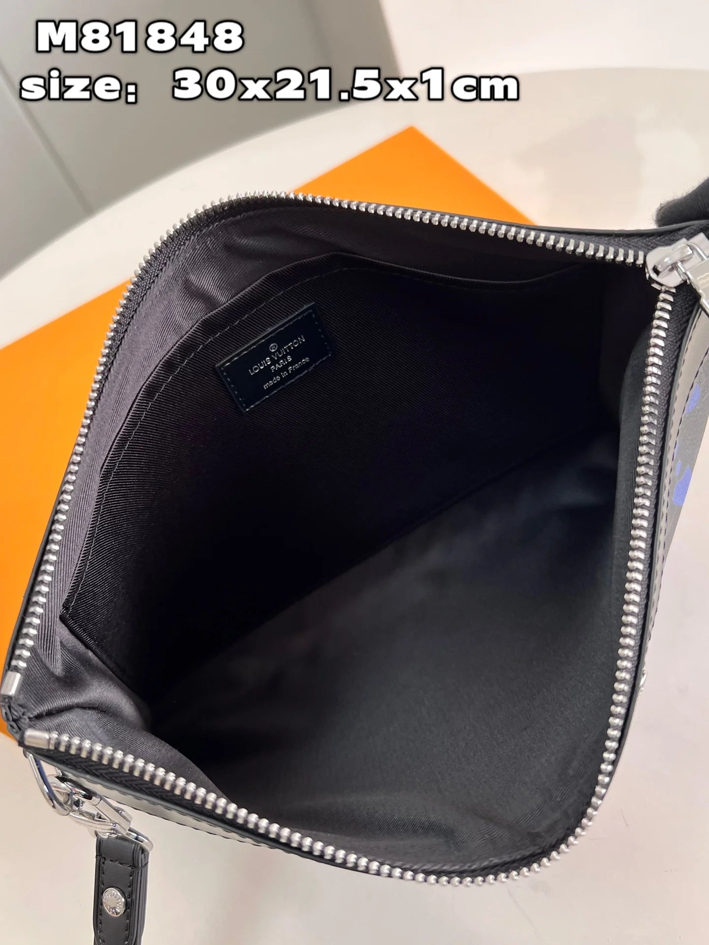 LV BAG M