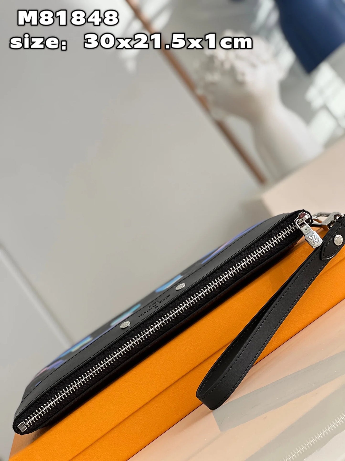 LV BAG M