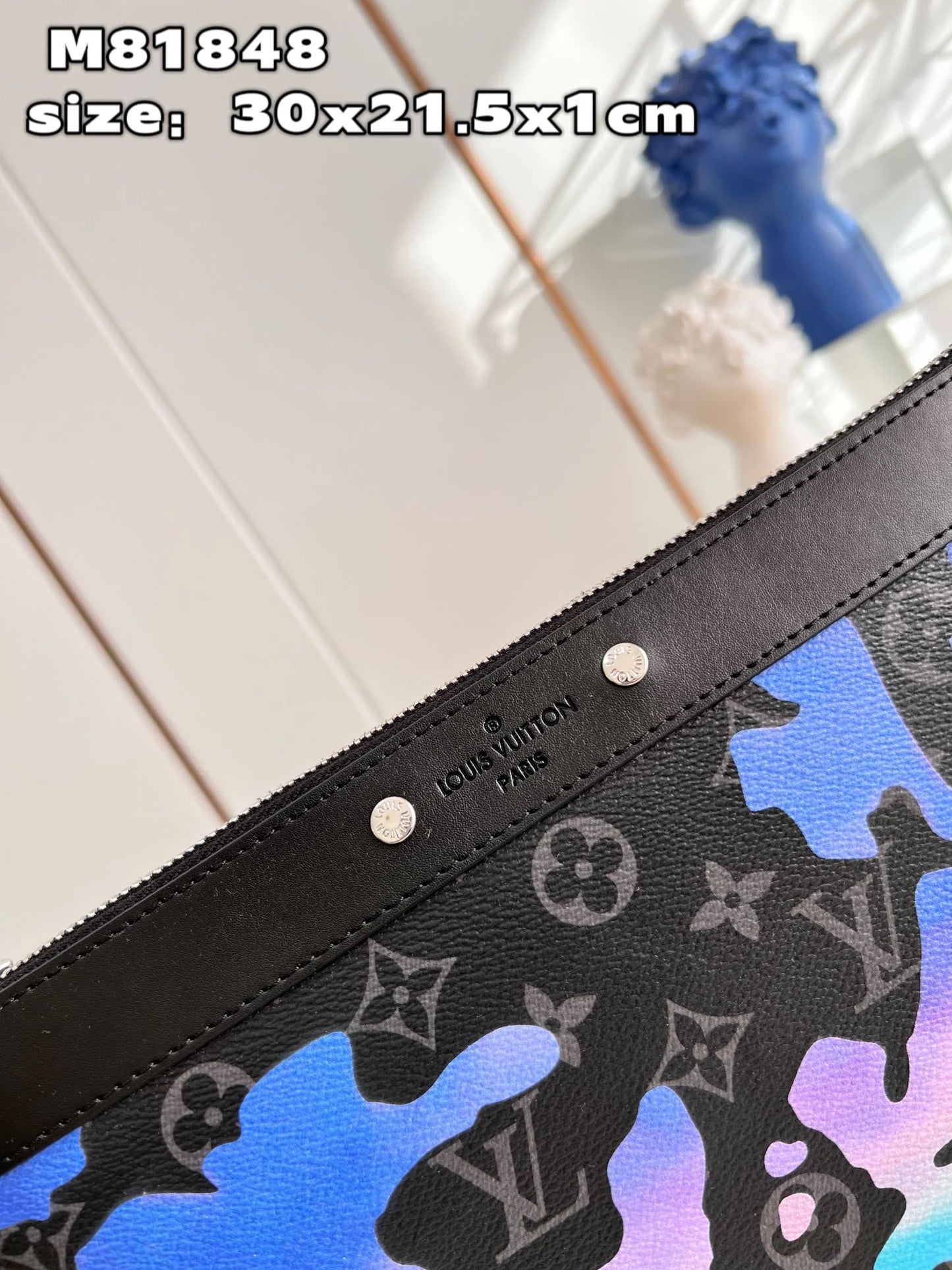LV BAG M