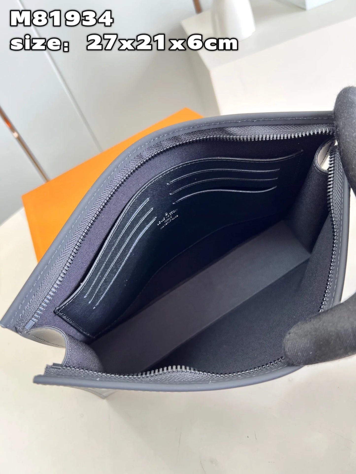 LV BAG M