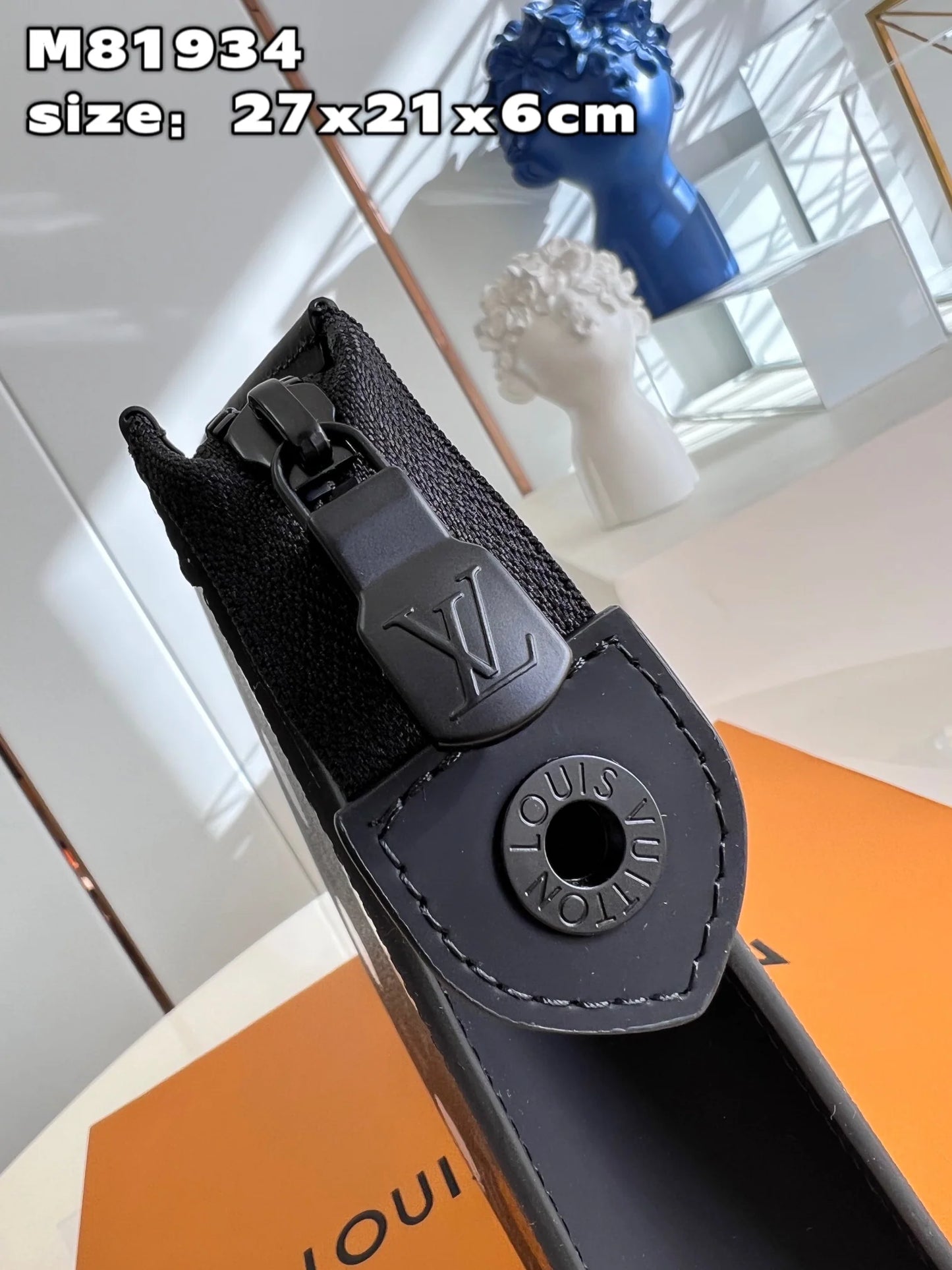LV BAG M