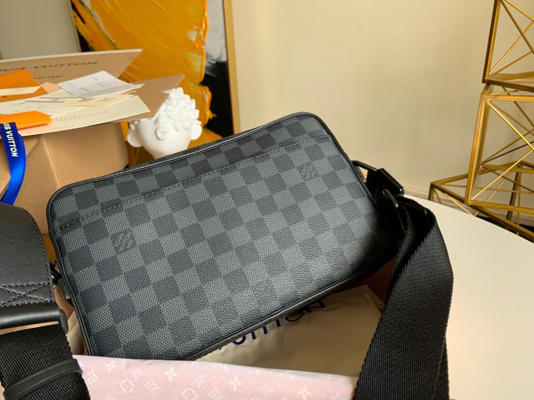 LV BAG N