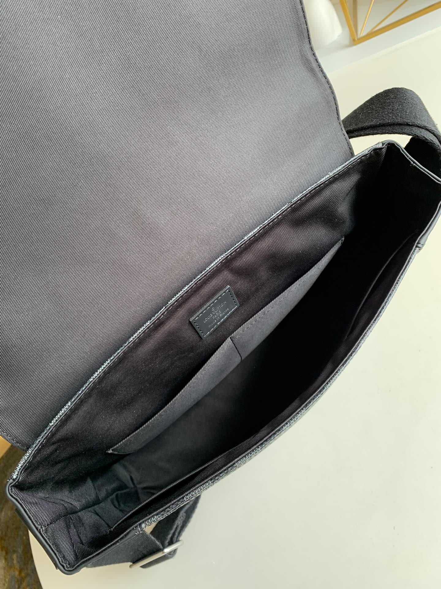 LV BAG N