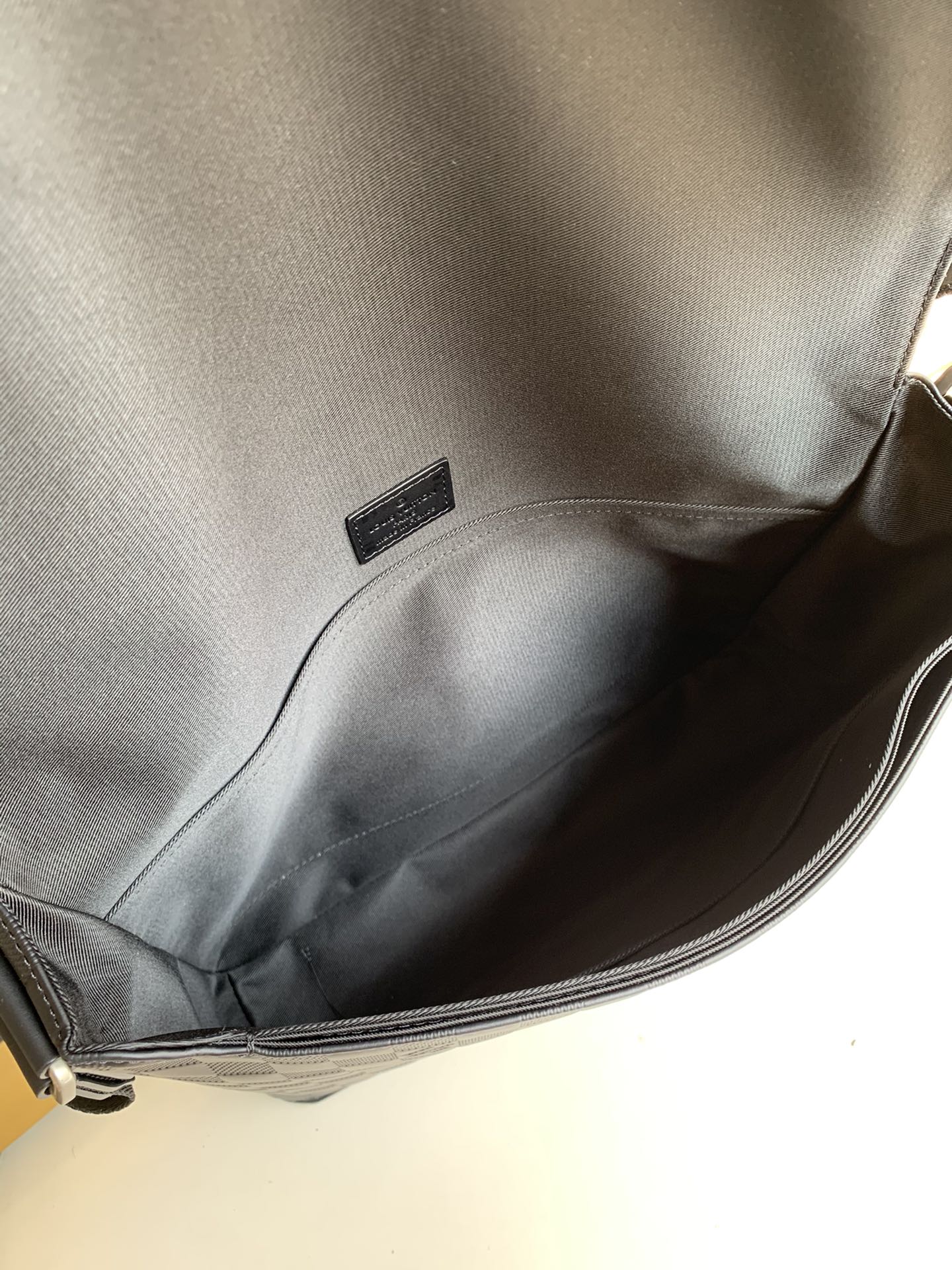 LV BAG N