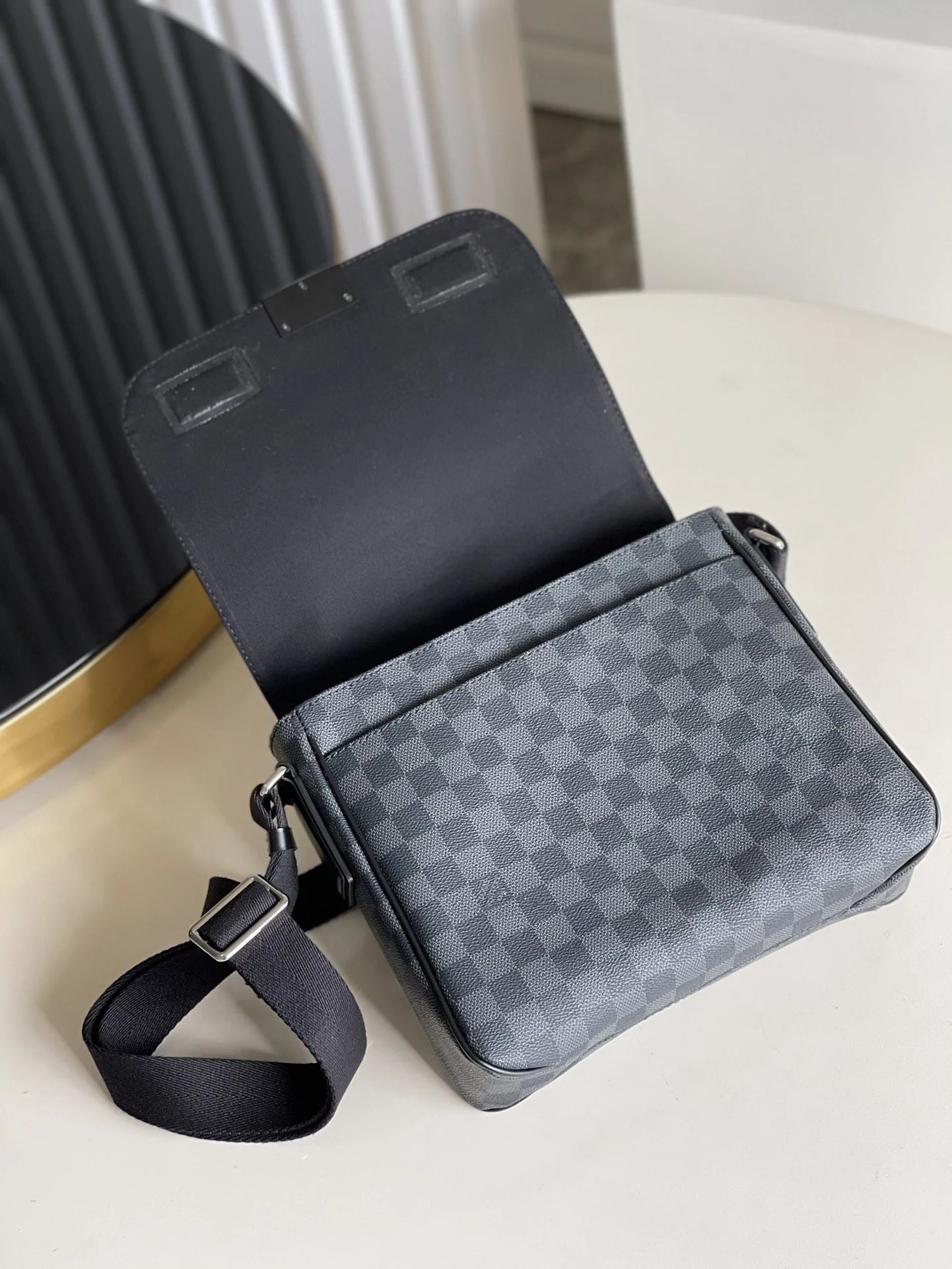 LV BAG N