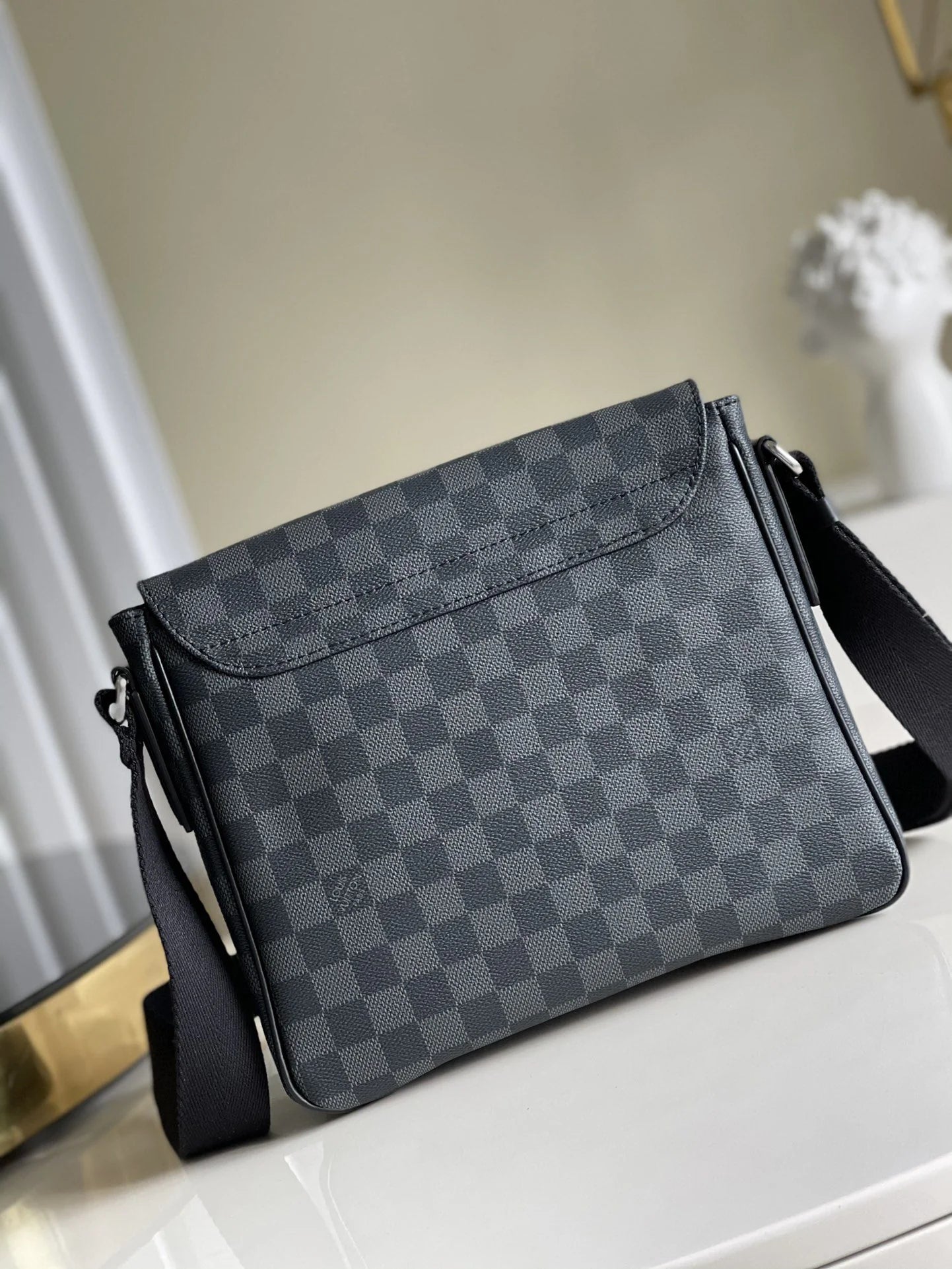 LV BAG N