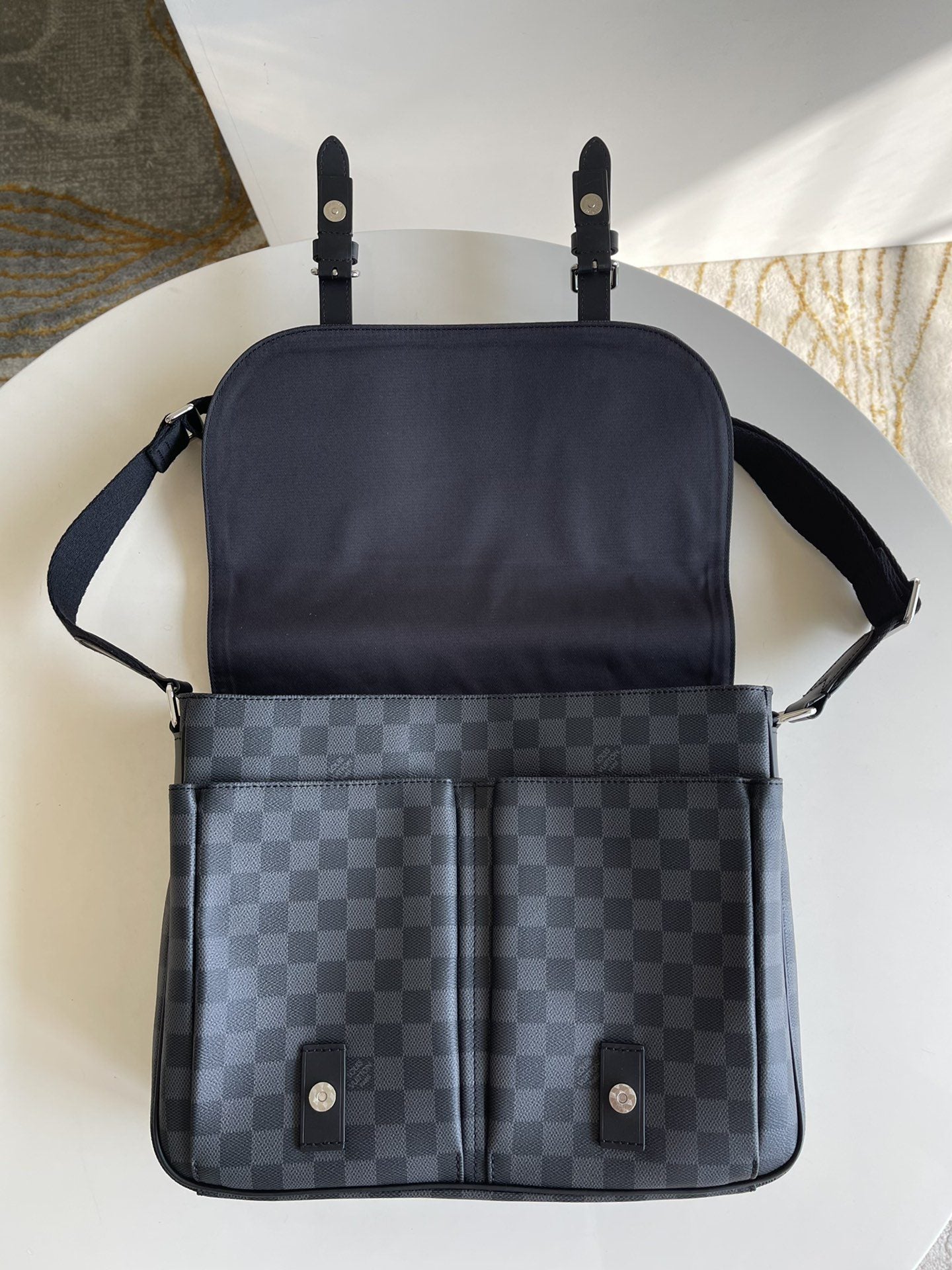 LV BAG N