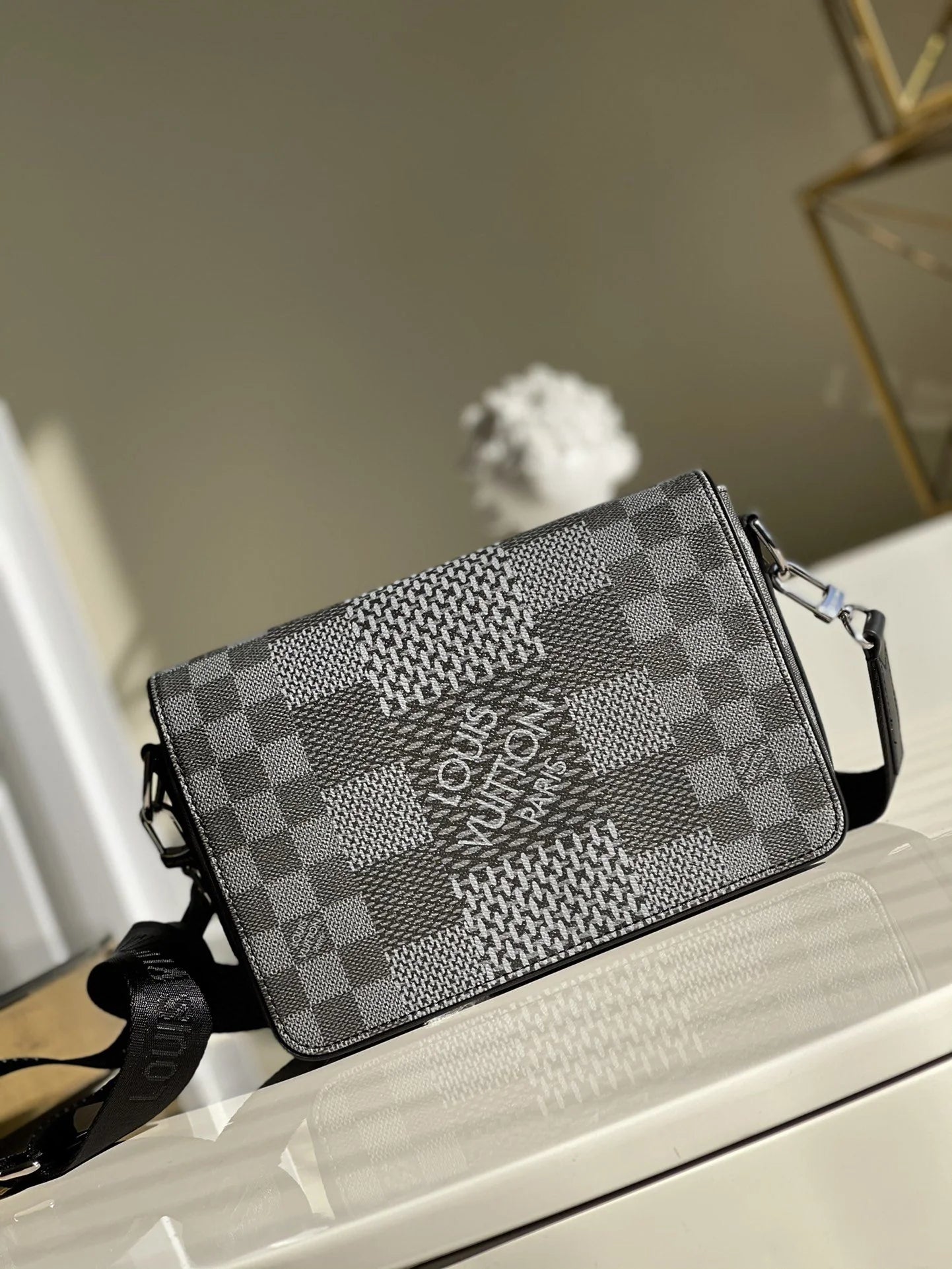 LV BAG N
