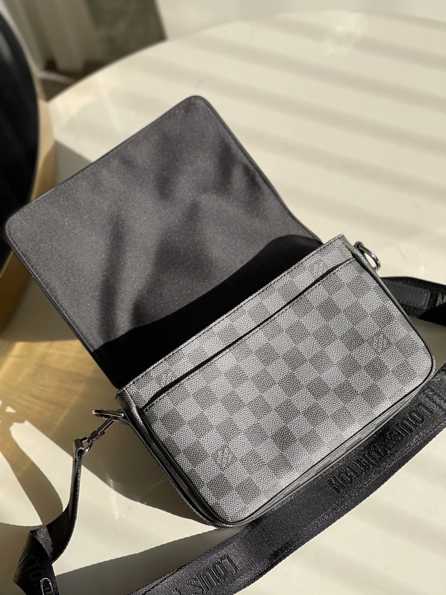 LV BAG N