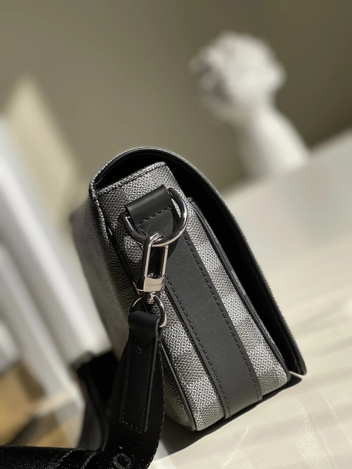 LV BAG N