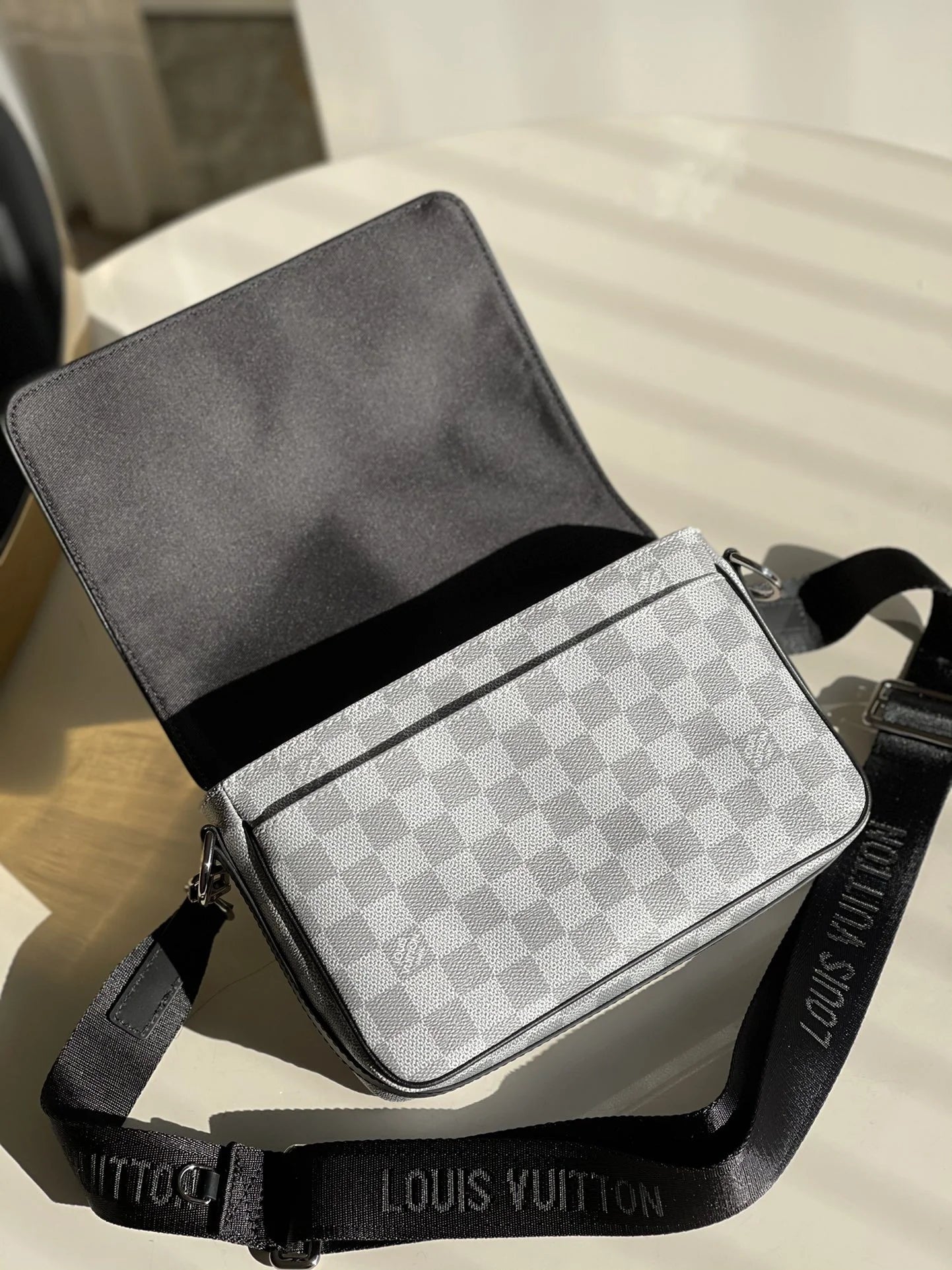 LV BAG N