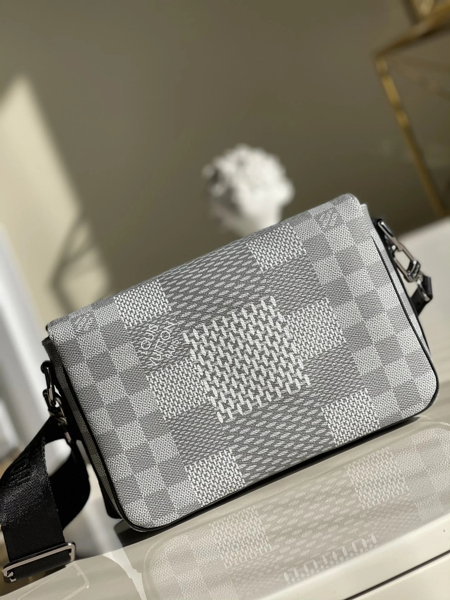 LV BAG N