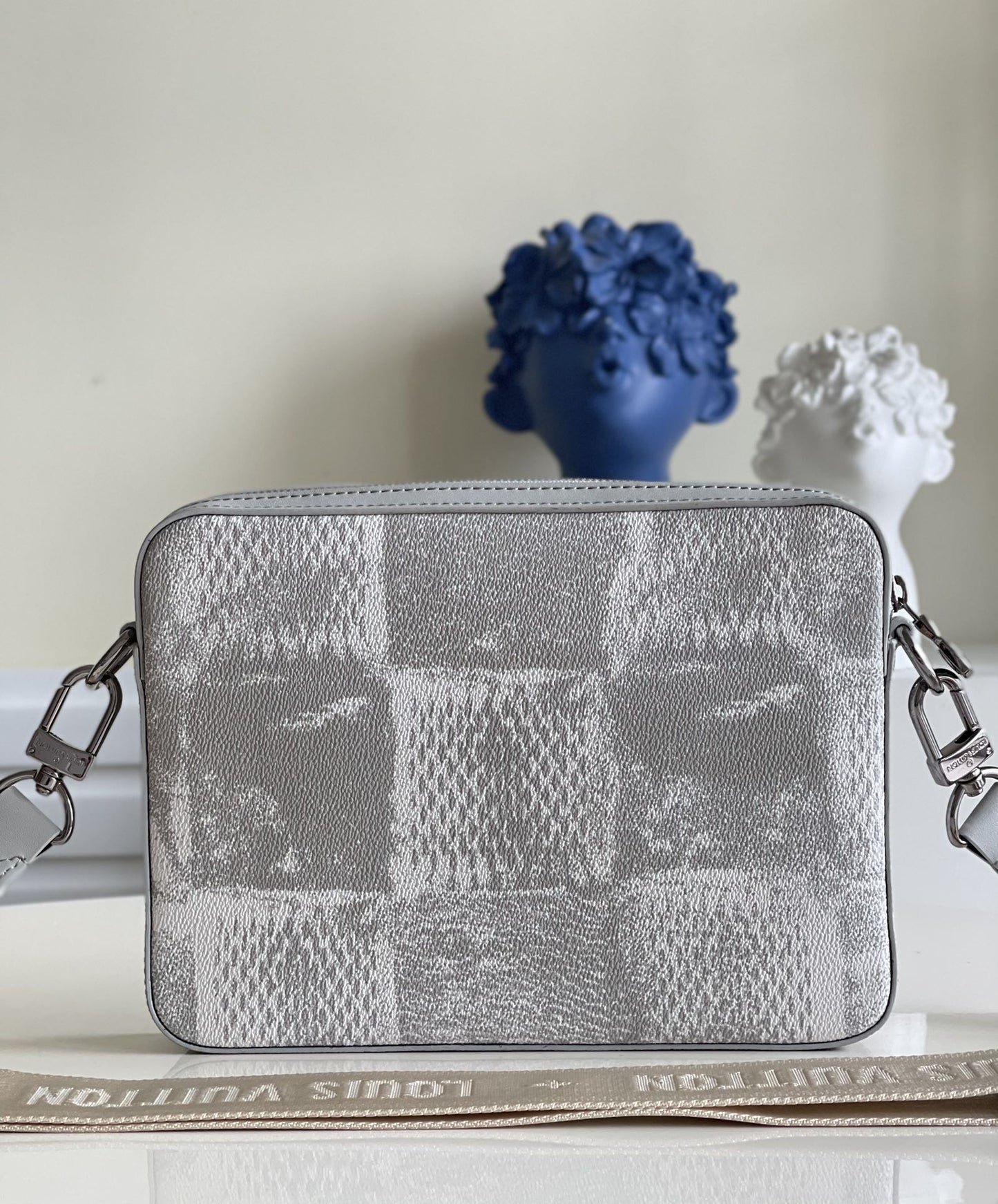 LV BAG N