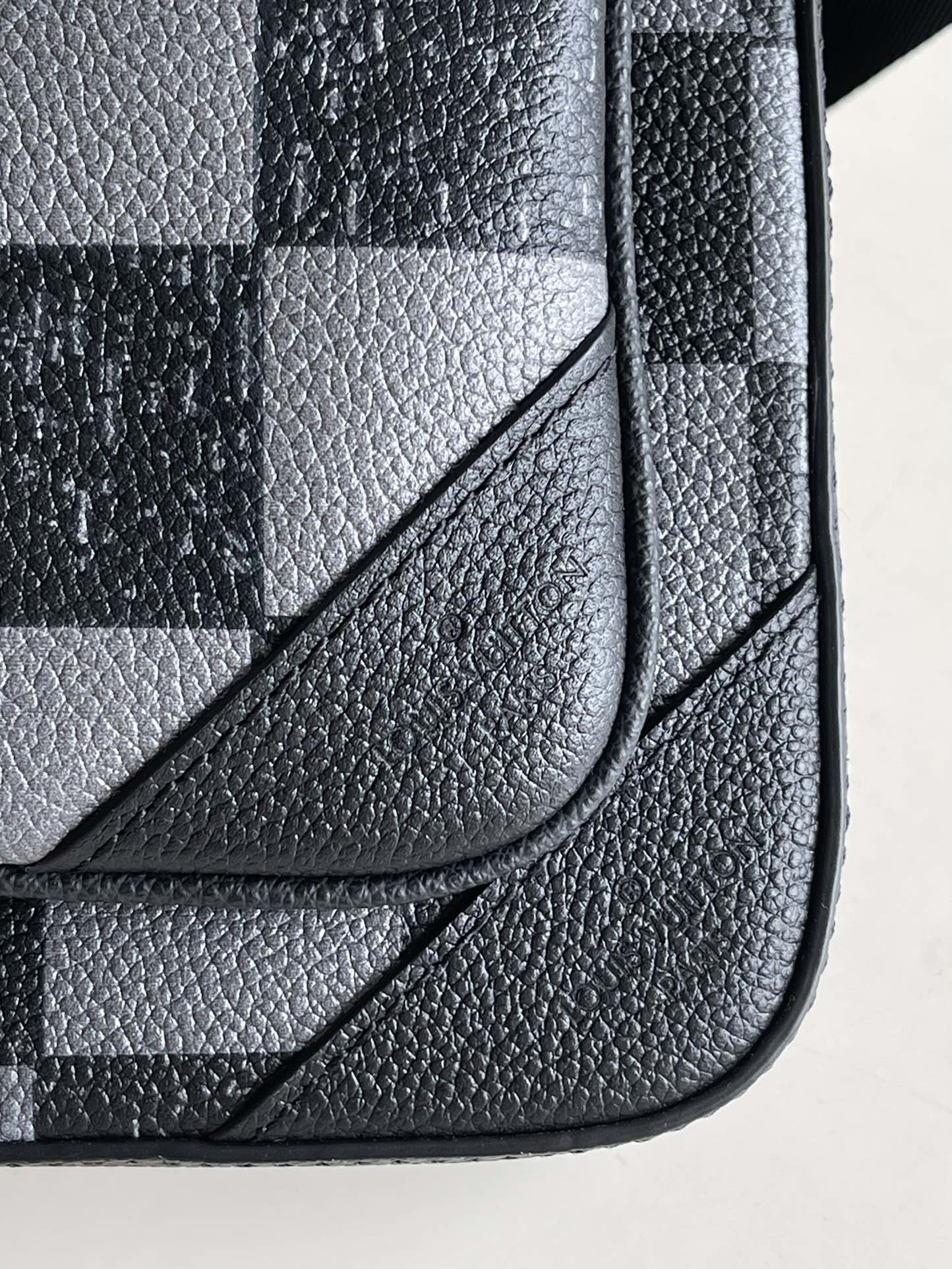 LV BAG N