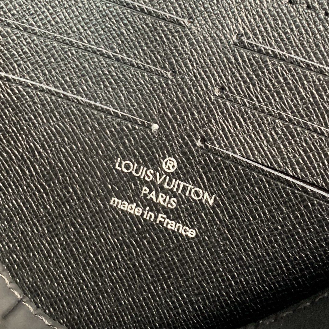 LV Hide Away MM