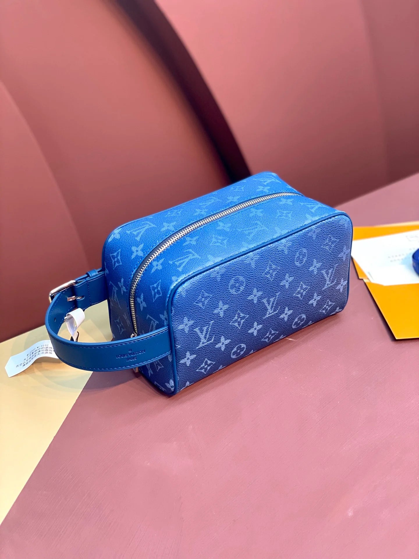 LV CLUTCH