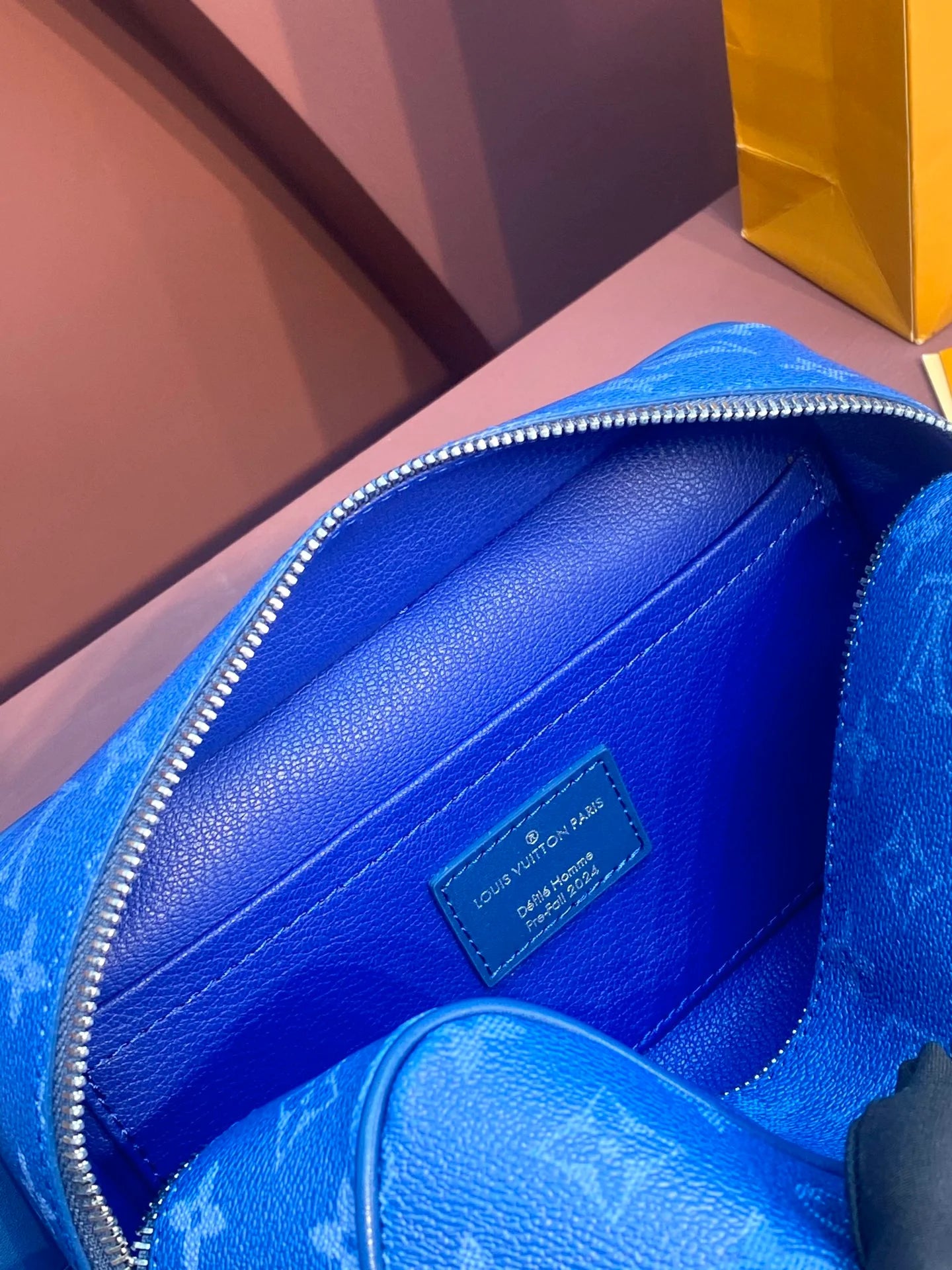 LV CLUTCH