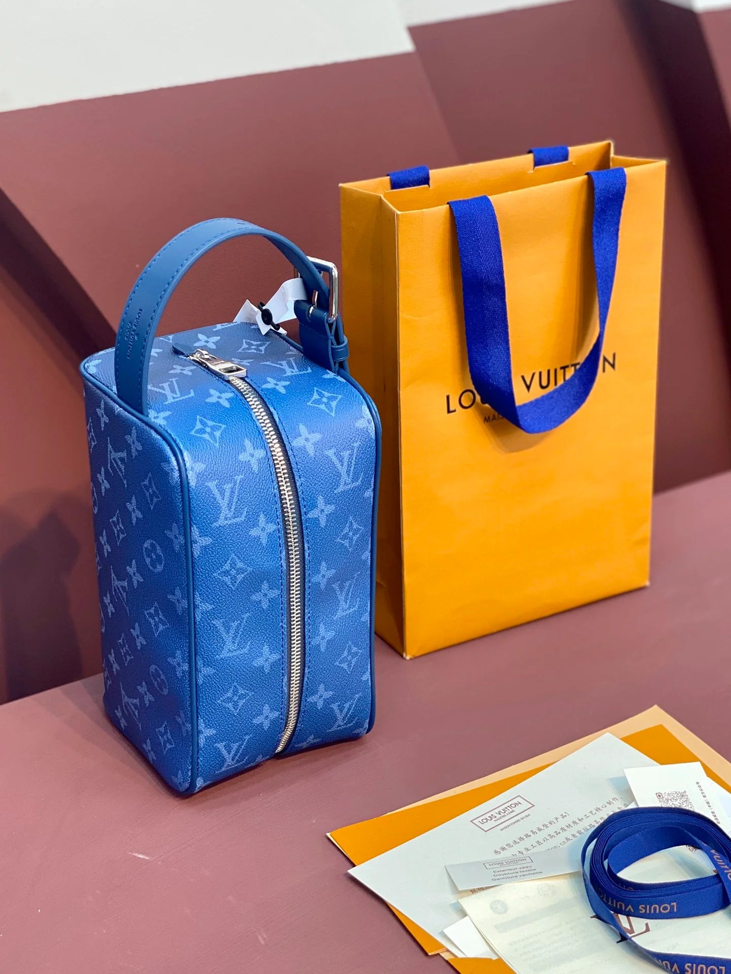 LV CLUTCH