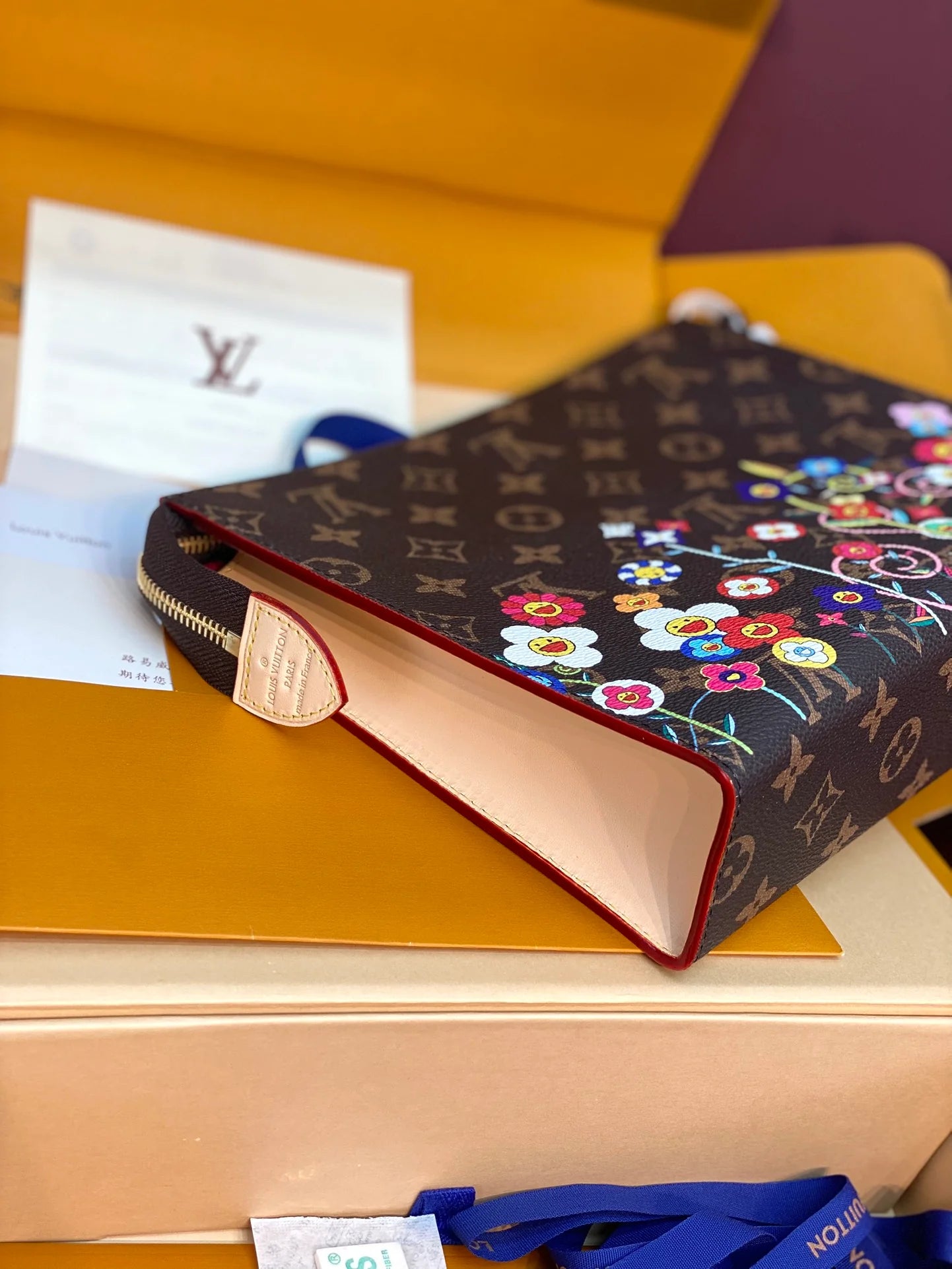 LV CLUTCH
