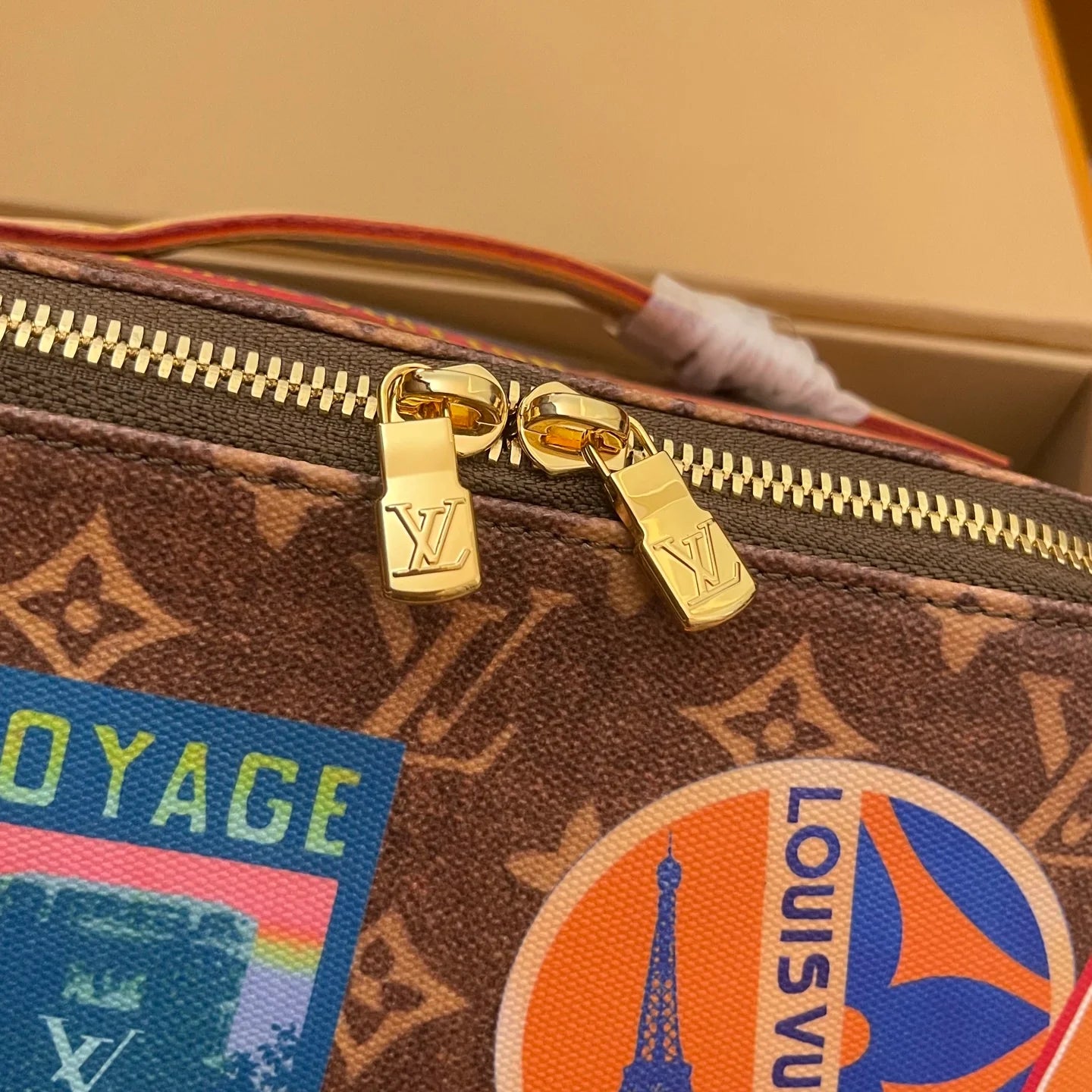 LV CLUTCH