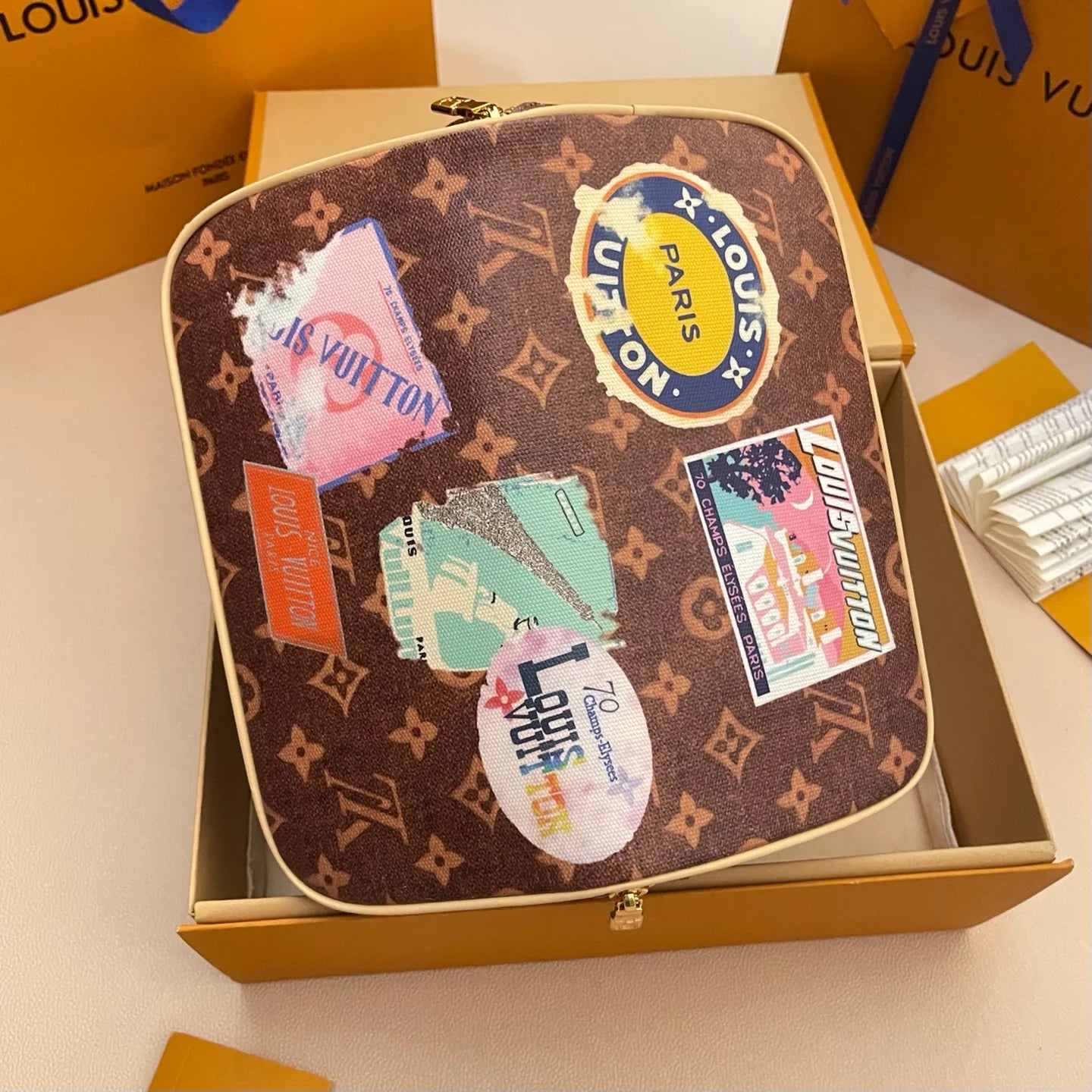 LV CLUTCH