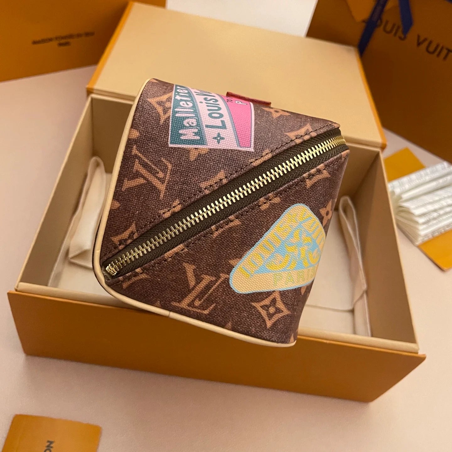 LV CLUTCH