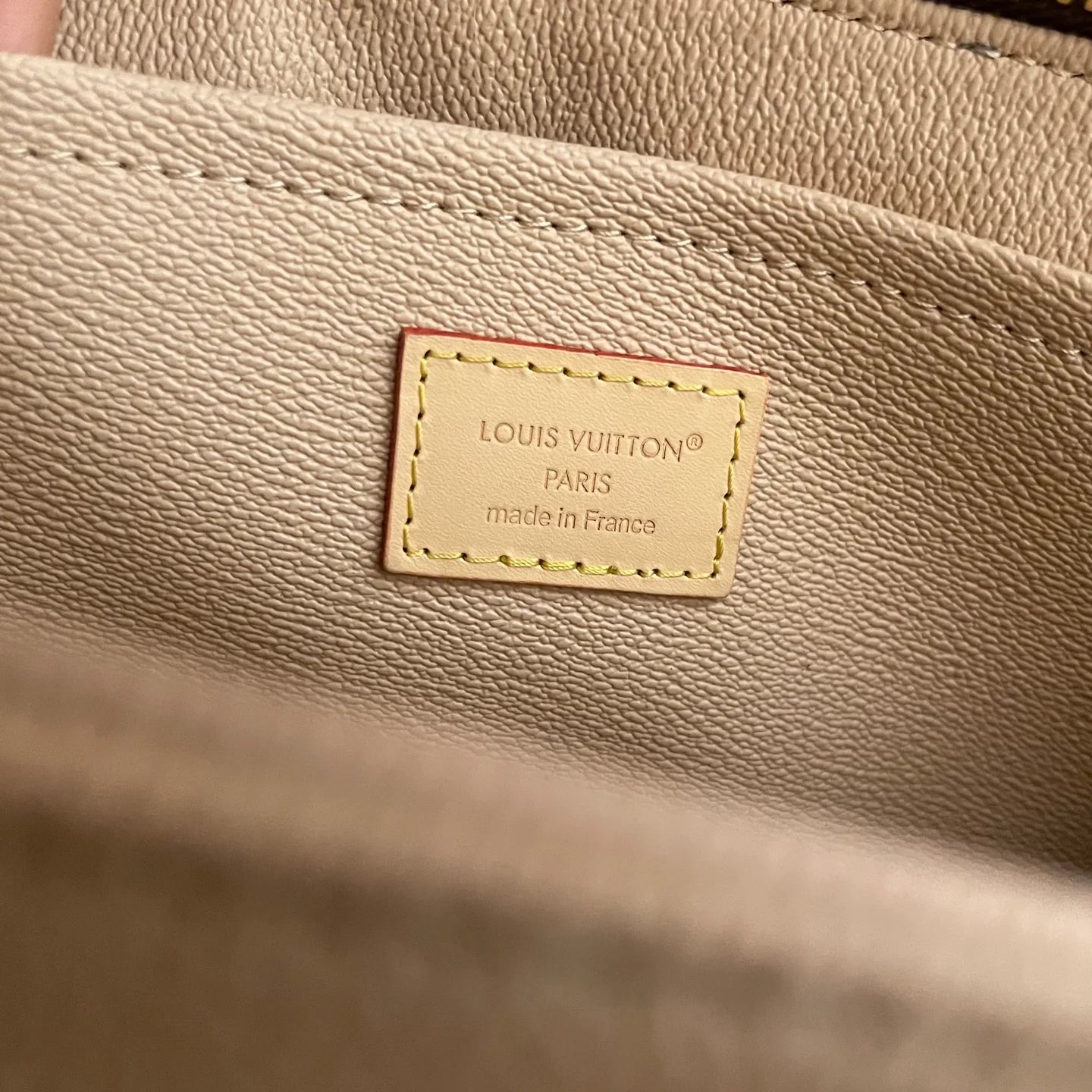 LV CLUTCH