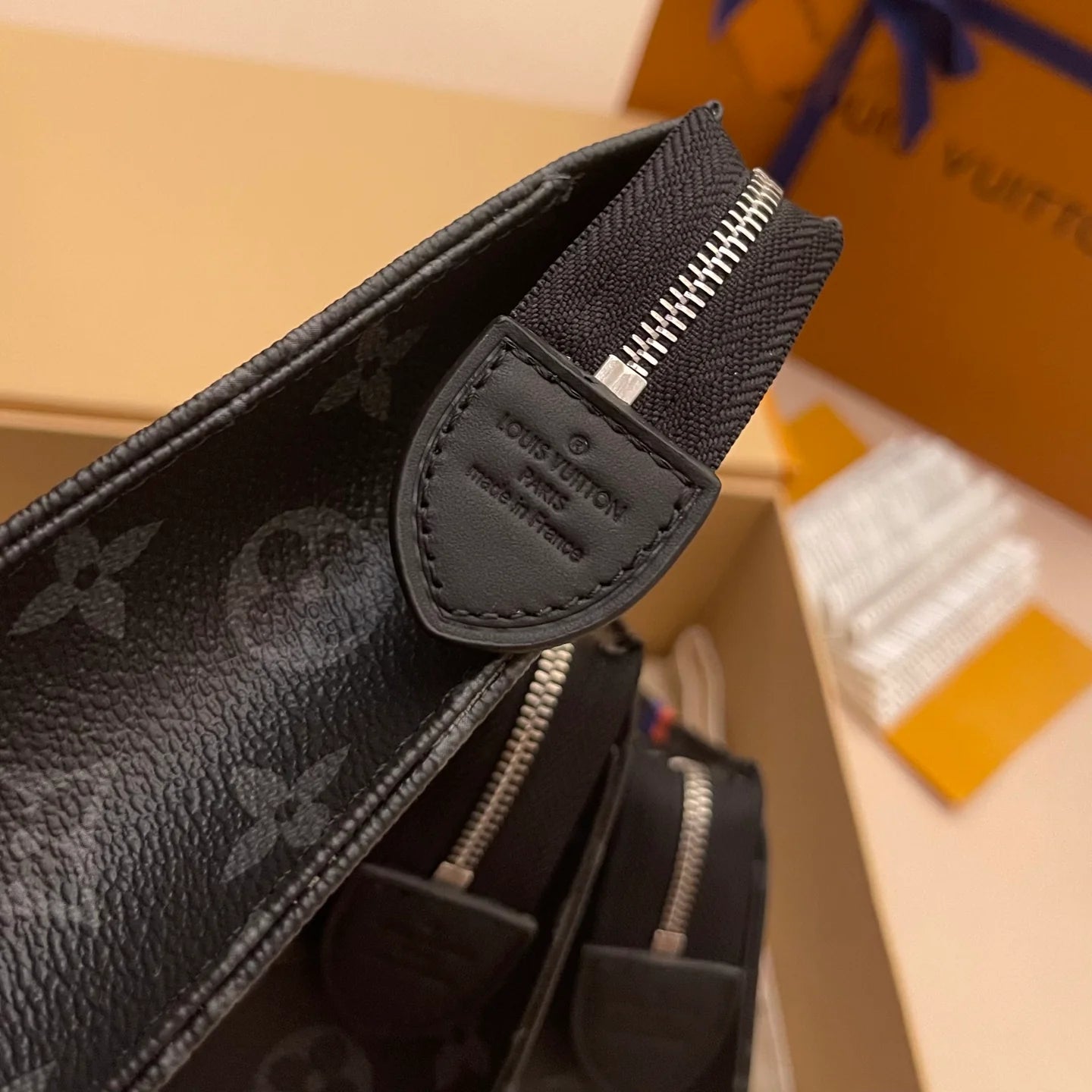 LV CLUTCH