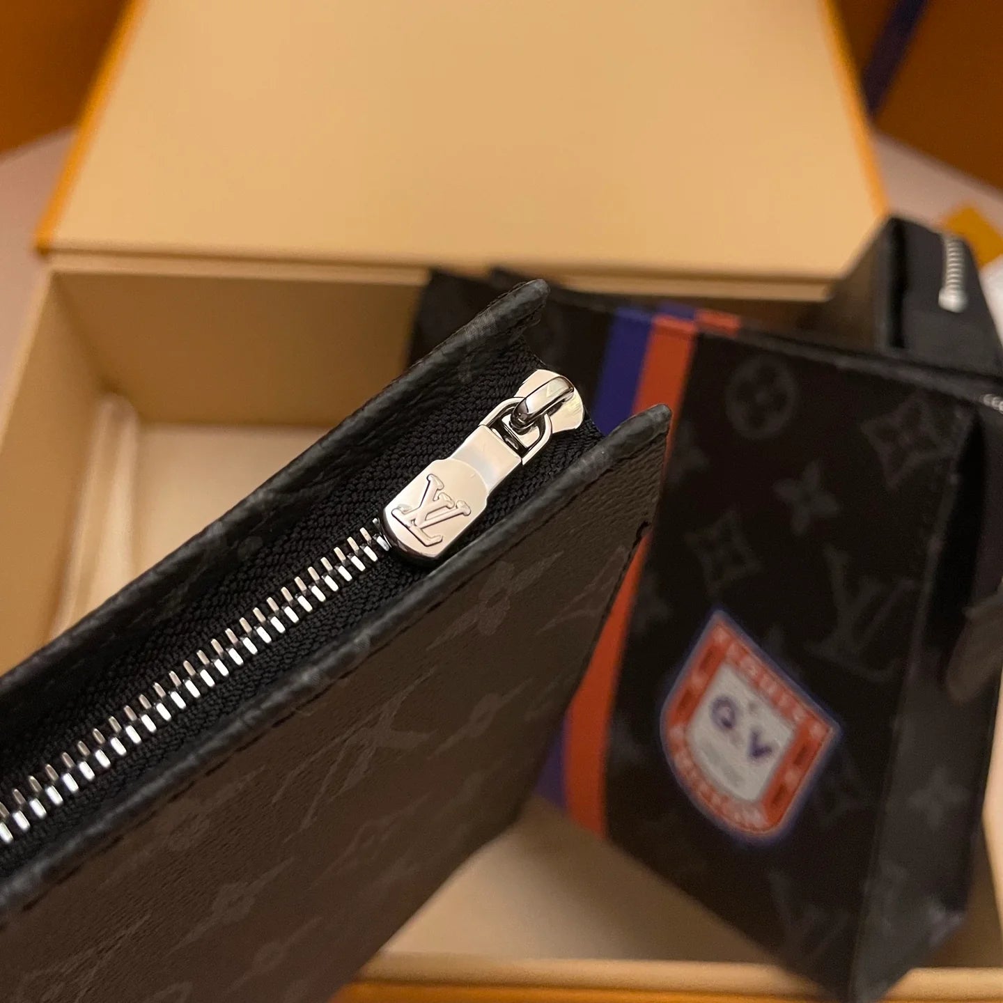 LV CLUTCH