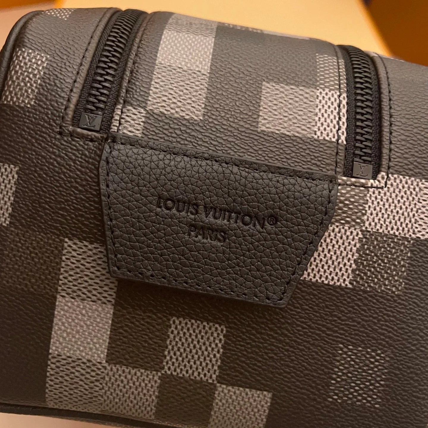 LV CLUTCH