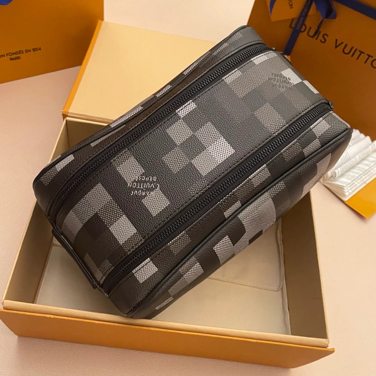 LV CLUTCH
