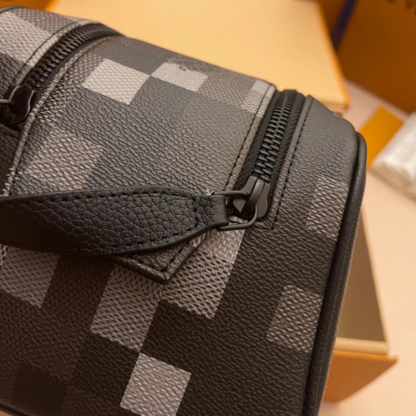 LV CLUTCH