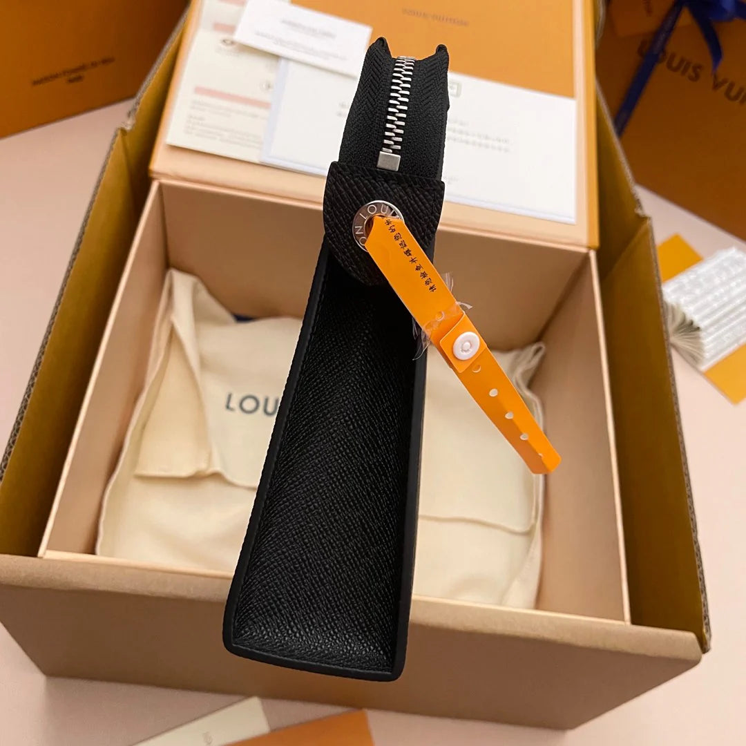LV CLUTCH