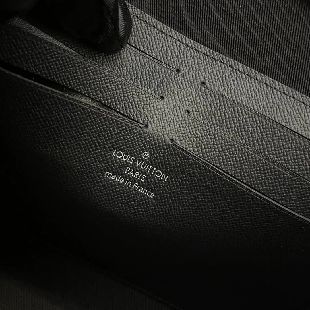 LV CLUTCH