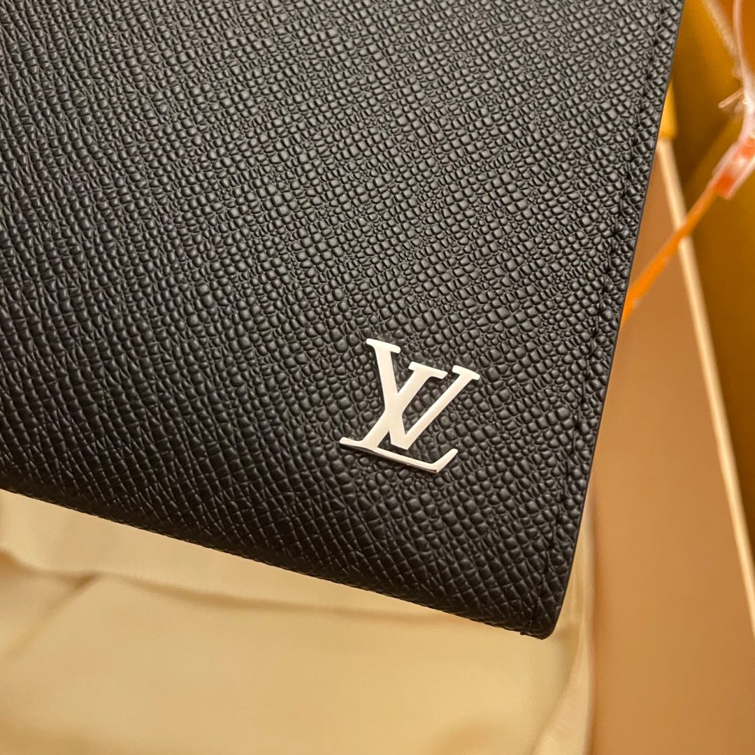 LV CLUTCH