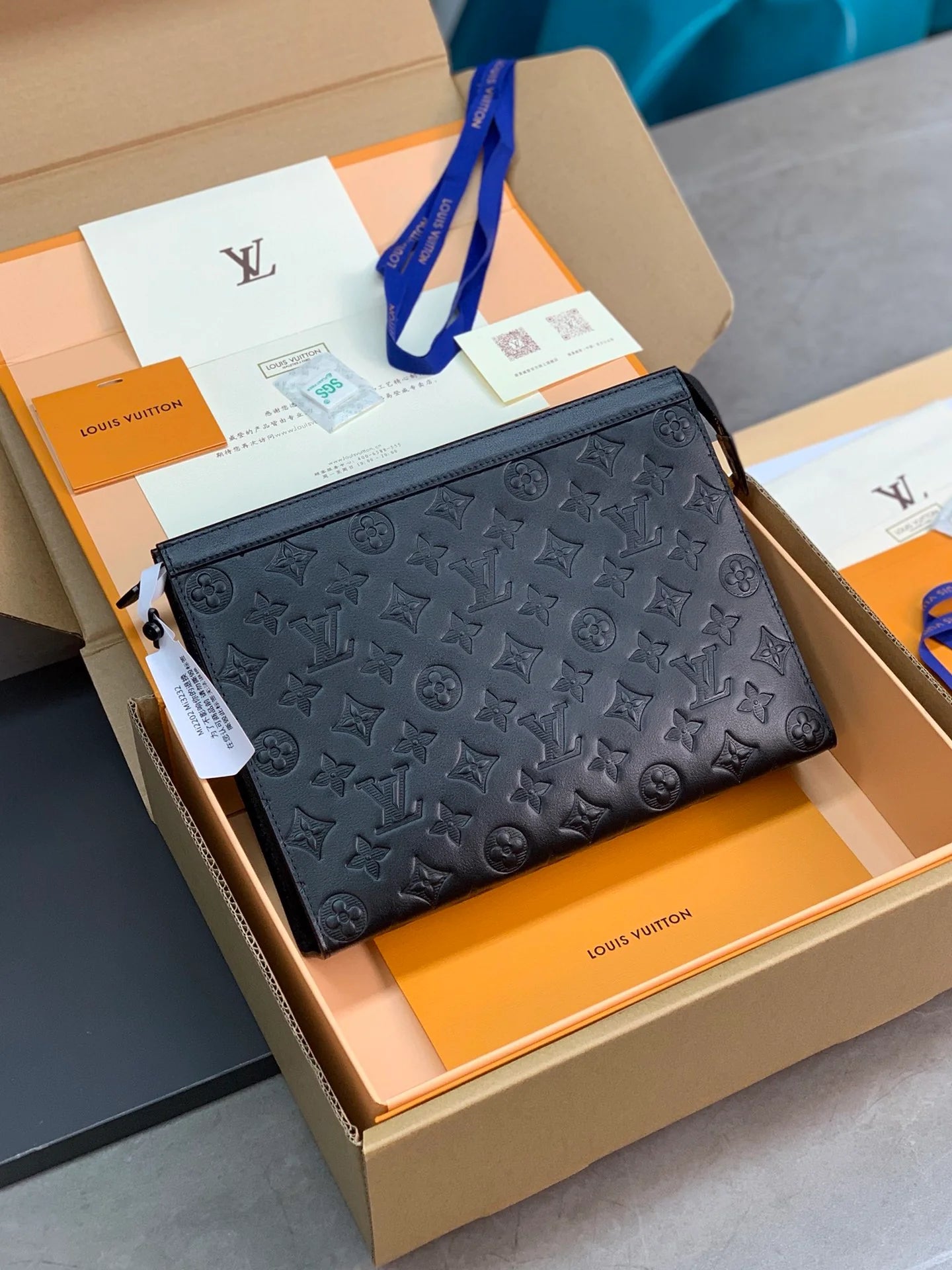 LV CLUTCH