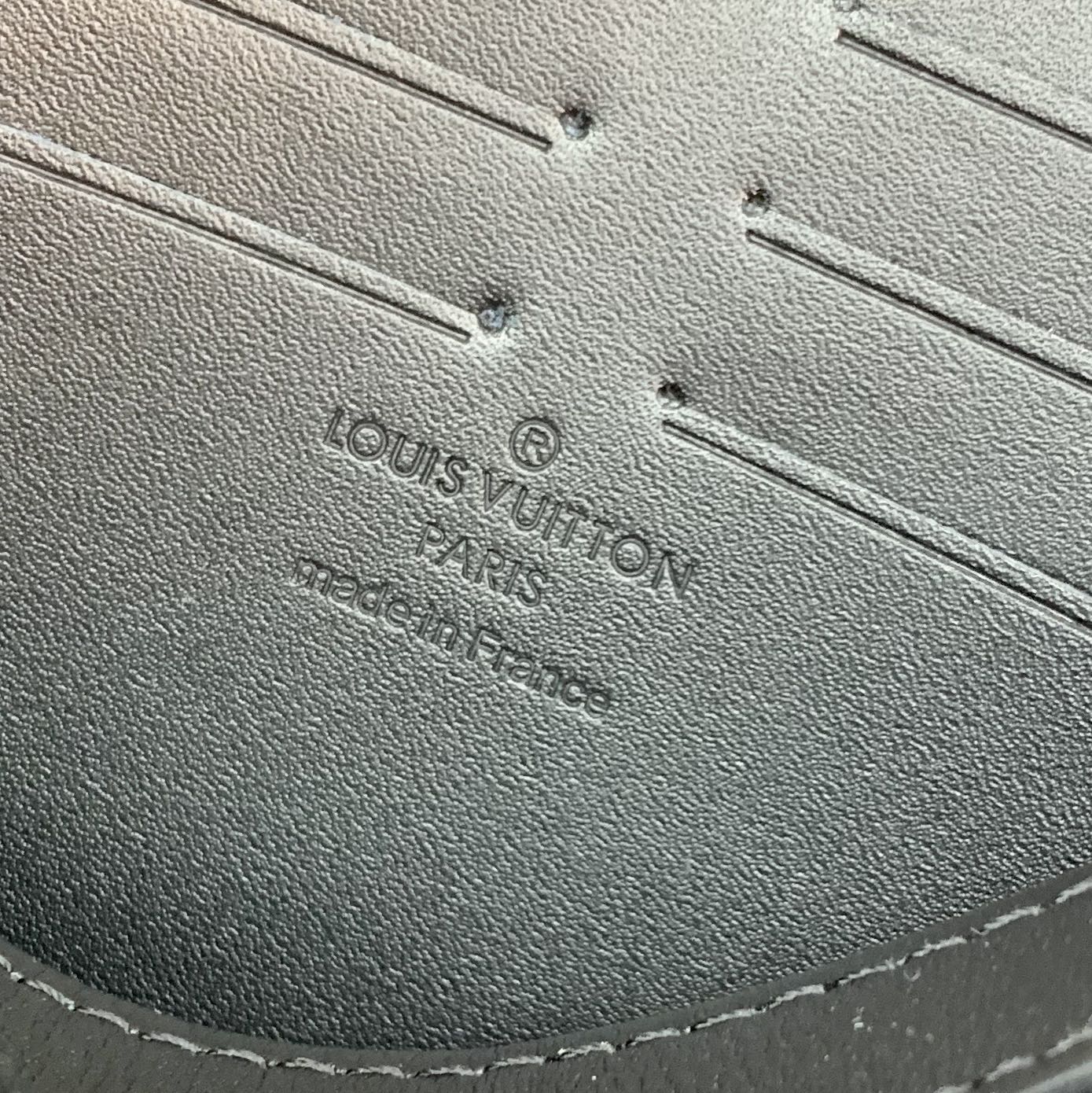 LV CLUTCH