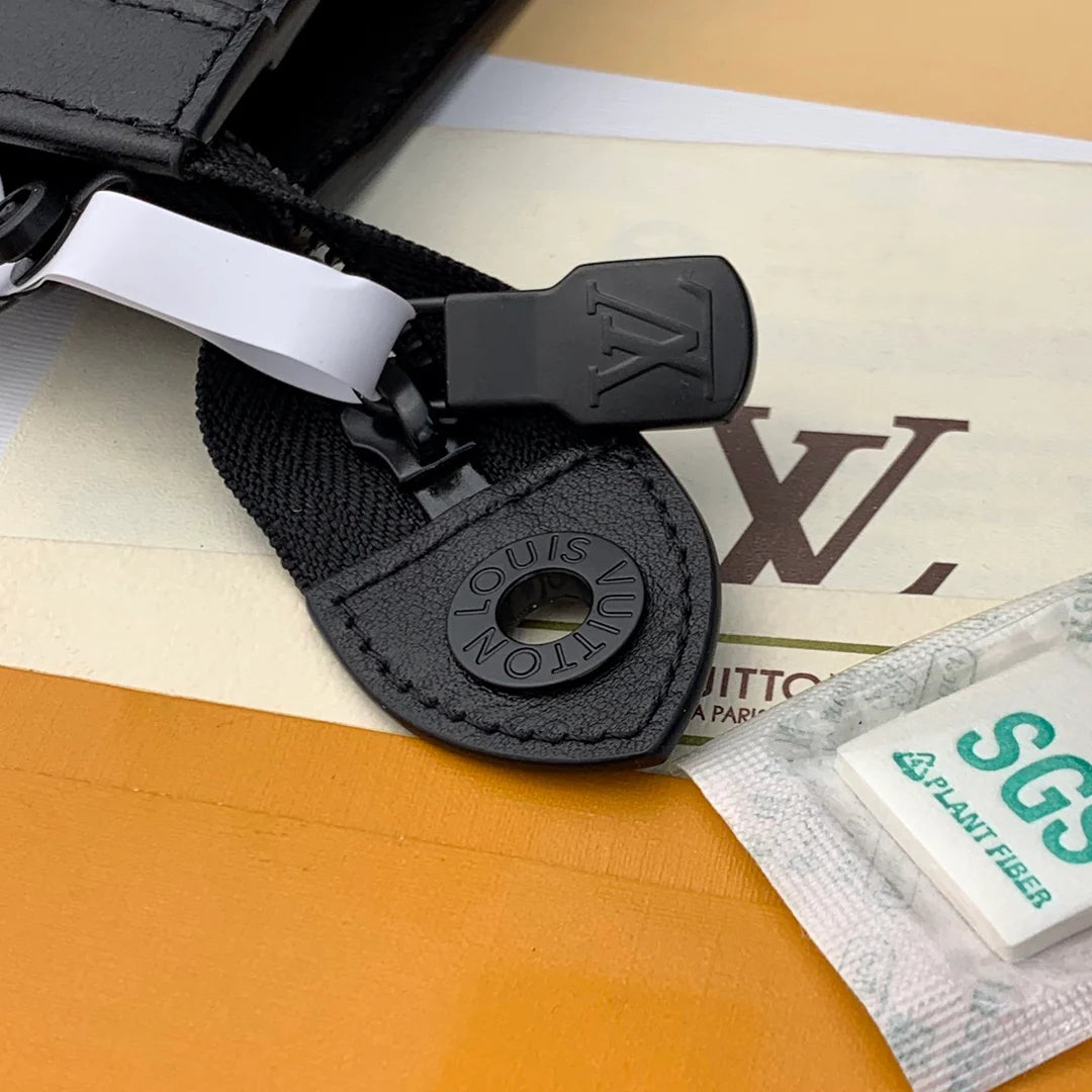 LV CLUTCH
