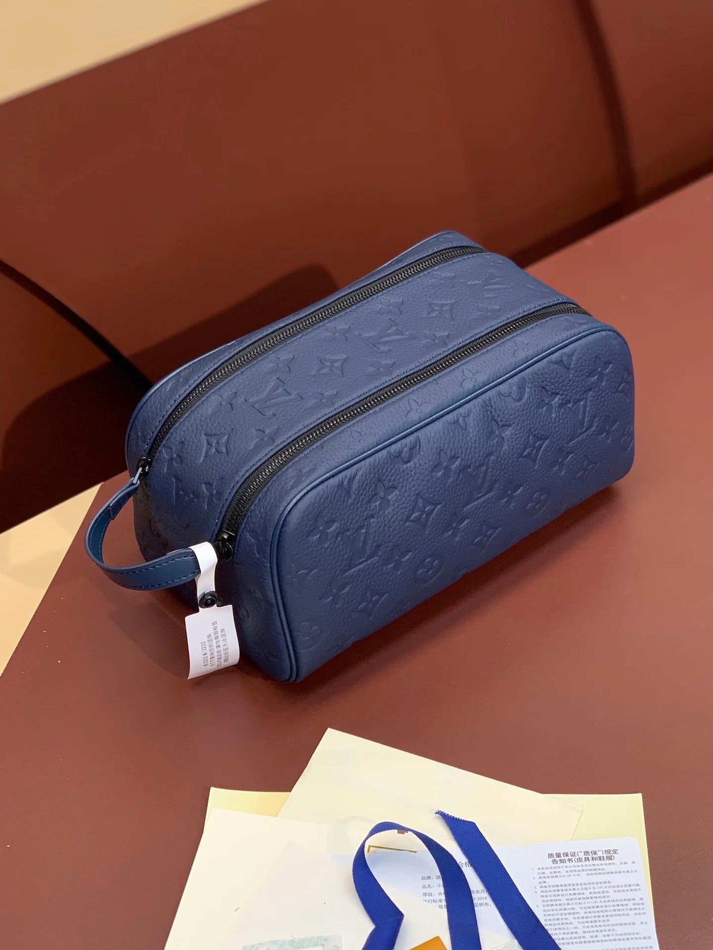 LV CLUTCH
